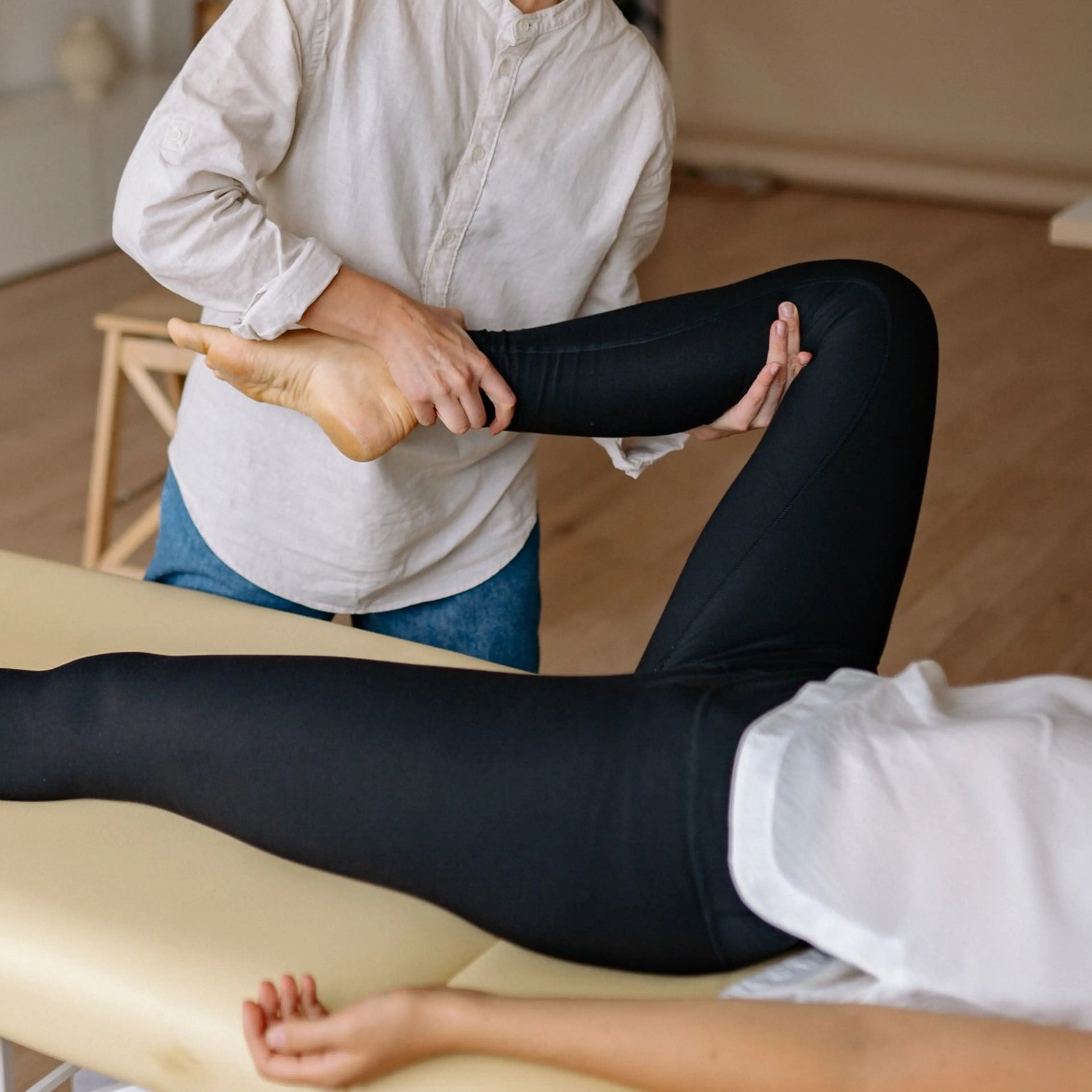 【口コミ必須・モニター先着2名ずつ】下半身or上半身ドライケア（ほぐし、ストレッチ）30分　※現金決済のみの写真