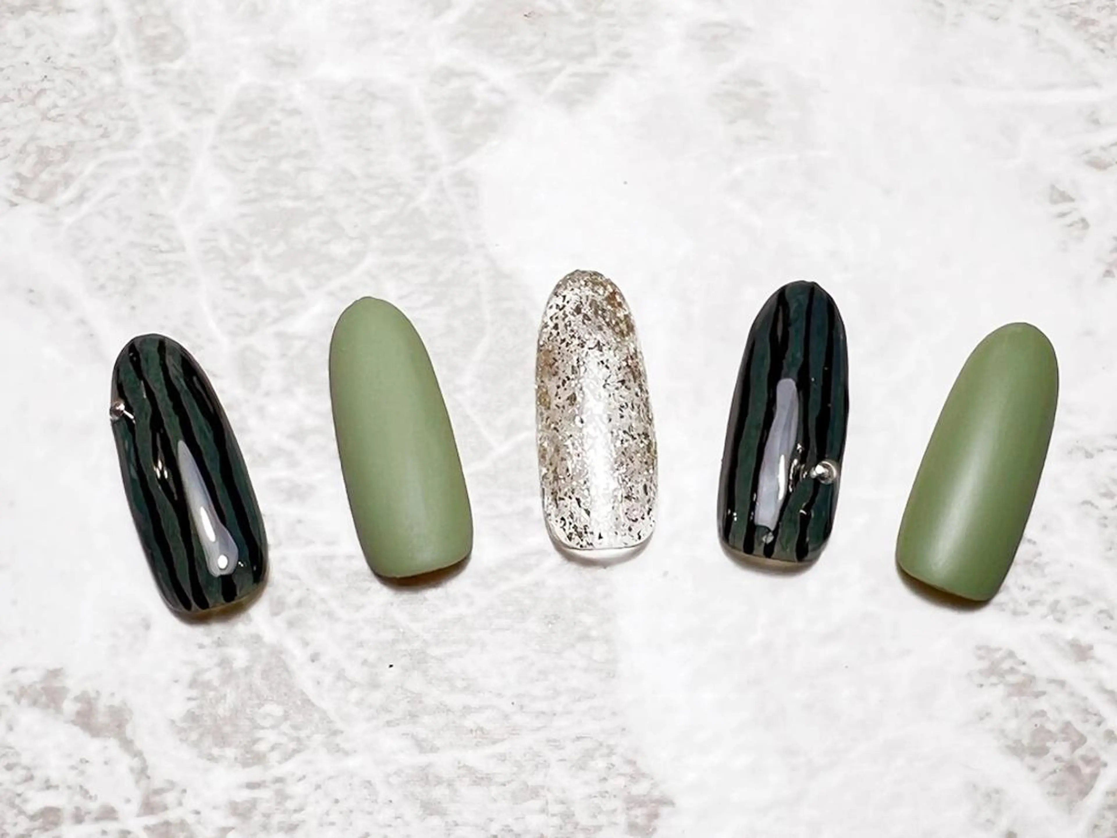 ネイル ハンドネイル マジックミラー所属・マジック ミラーのネイルデザイン