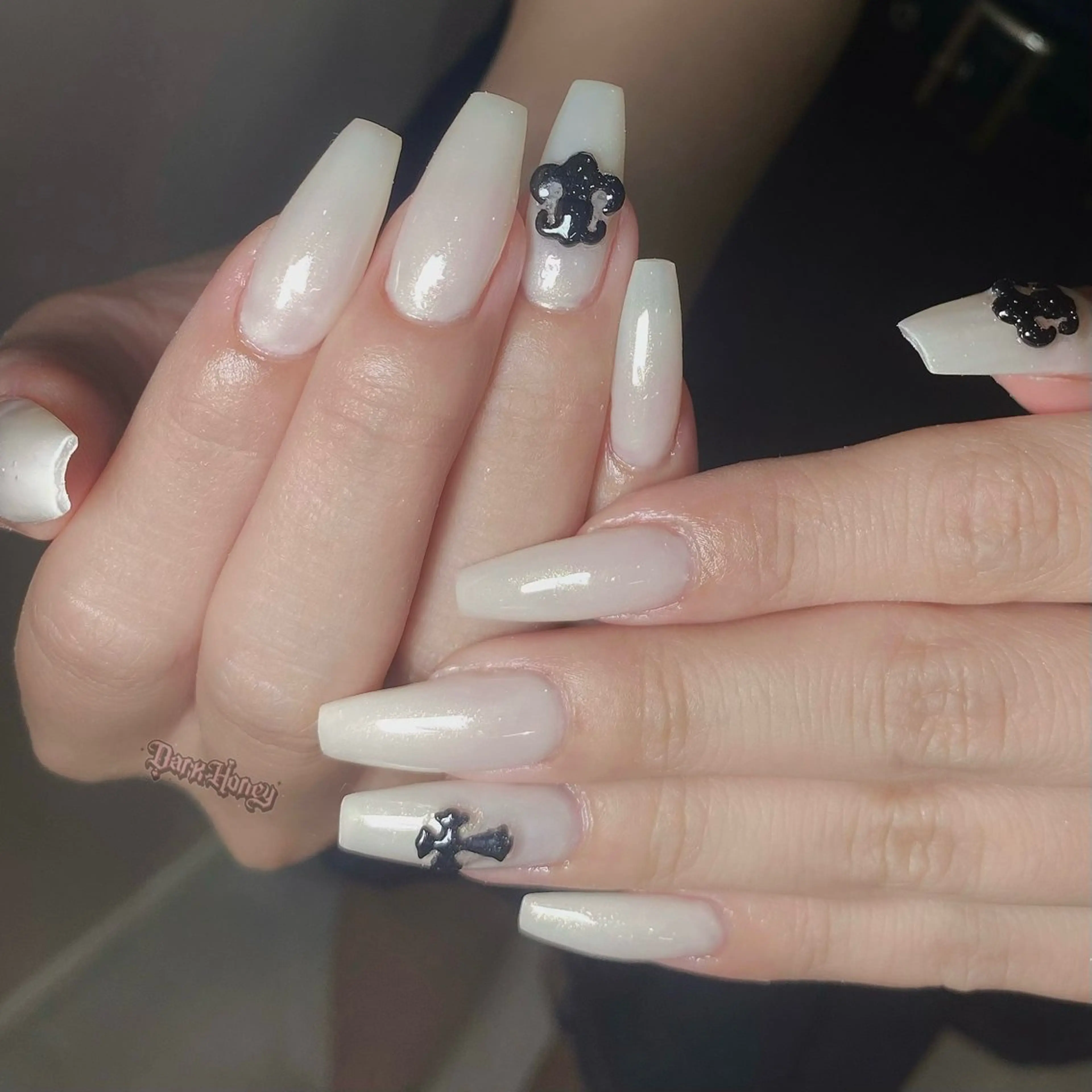 ネイル Dark honey スカルプ専門原宿店のネイルデザイン