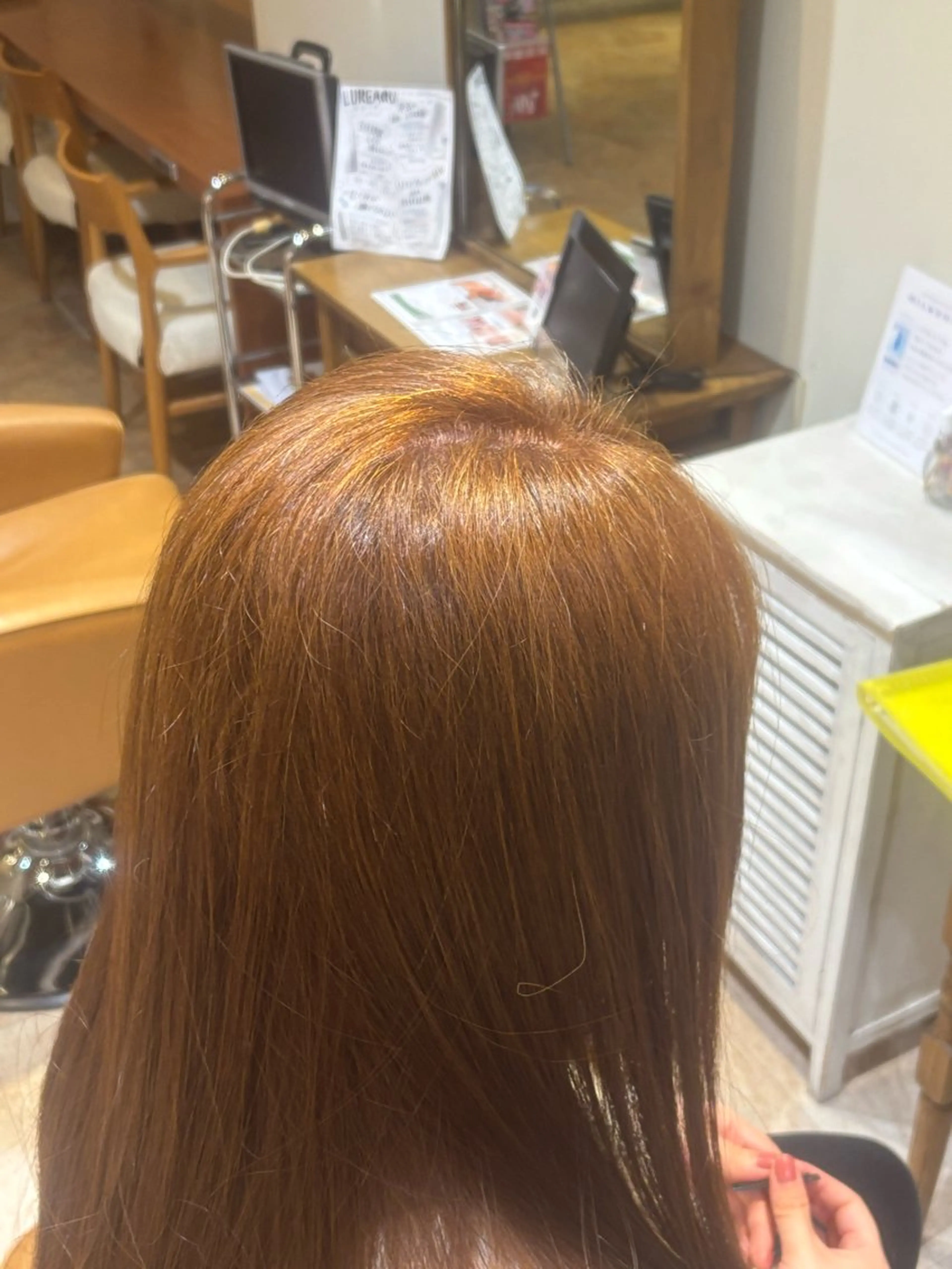 カラー 出原 凪彩のヘアスタイル