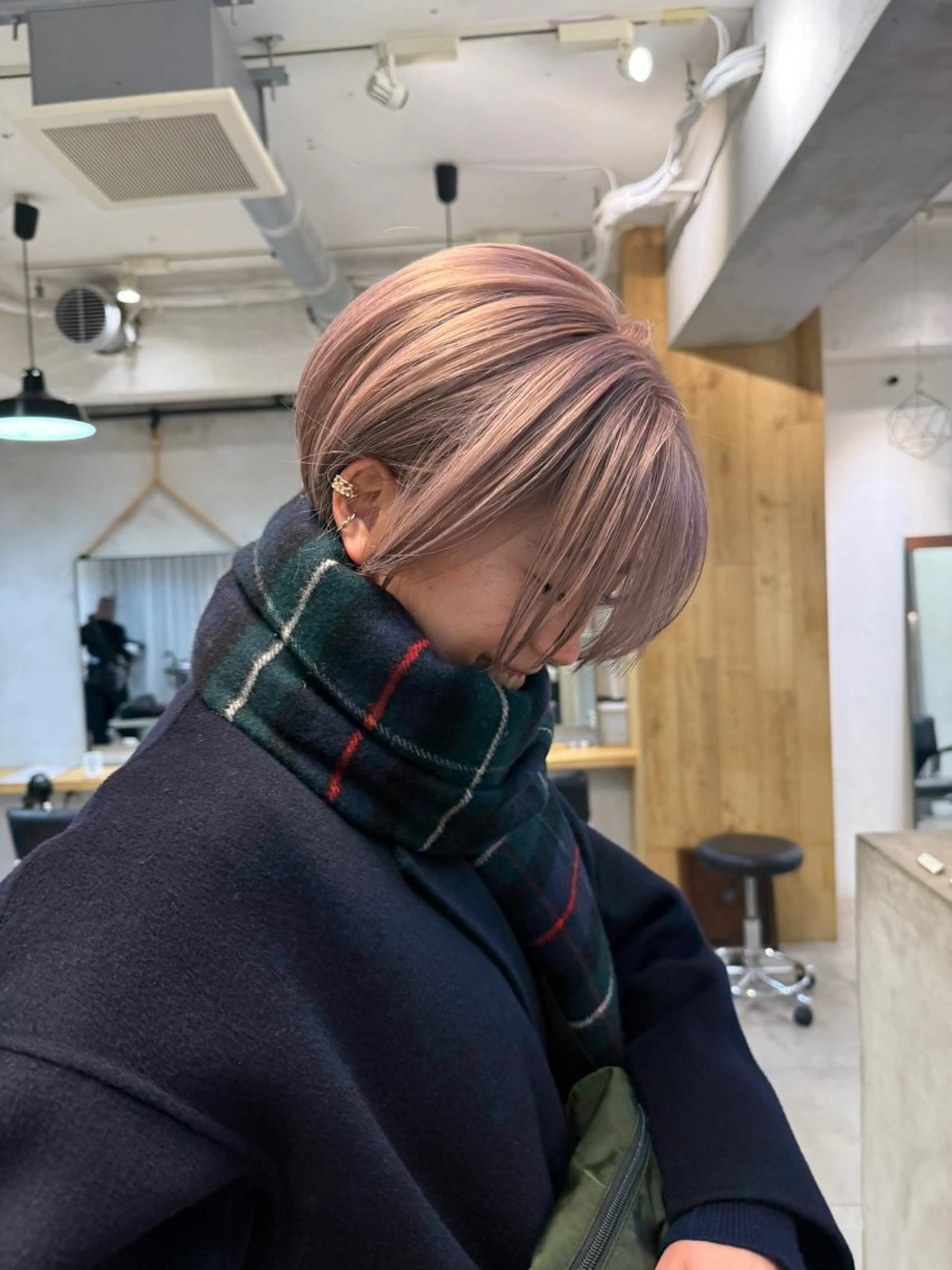 ショート カラー ミルクティー× グレージュMOMOのヘアスタイル