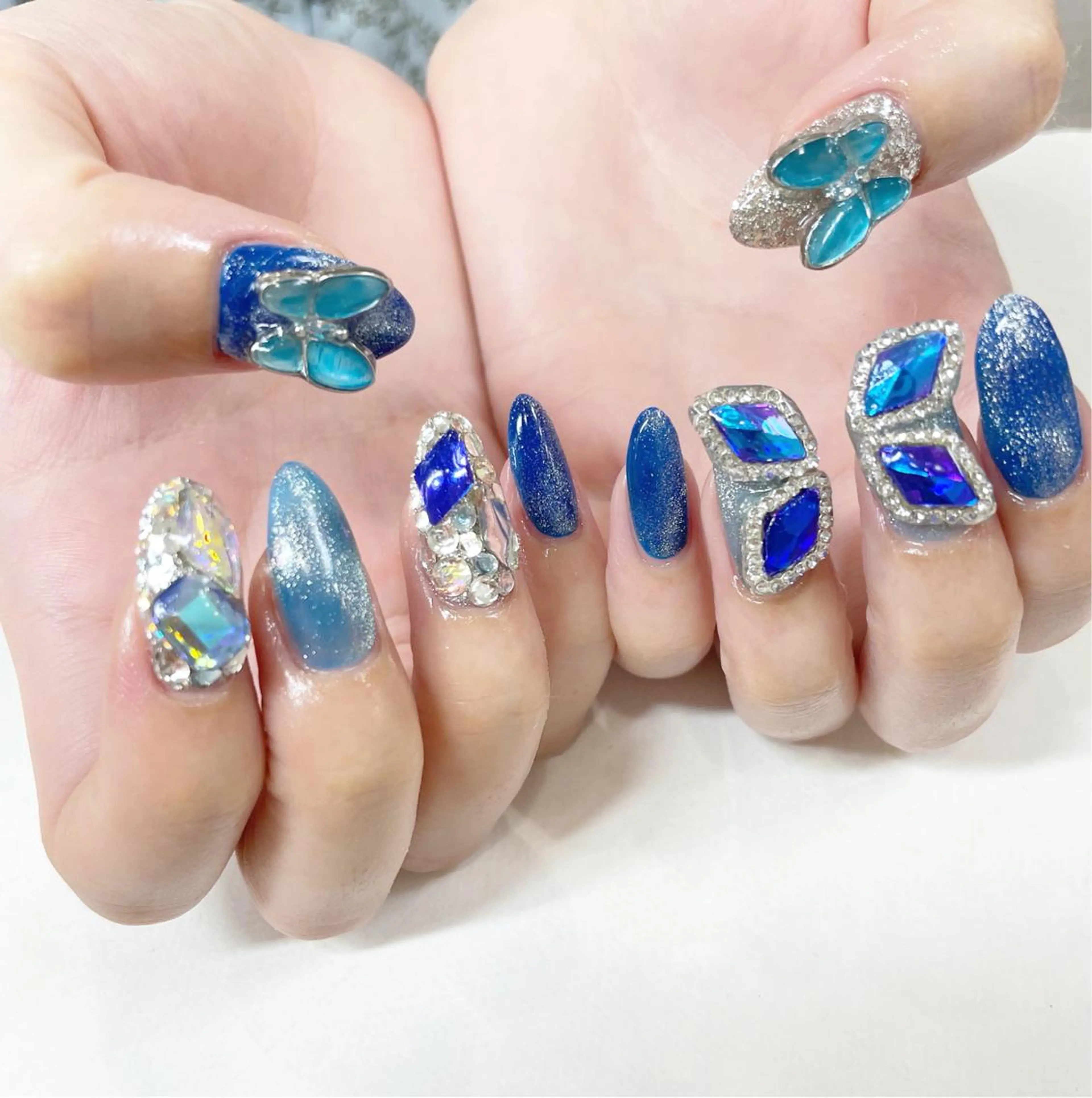 ネイル キラキラネイル ハンドネイル Minami 🍓のネイルデザイン