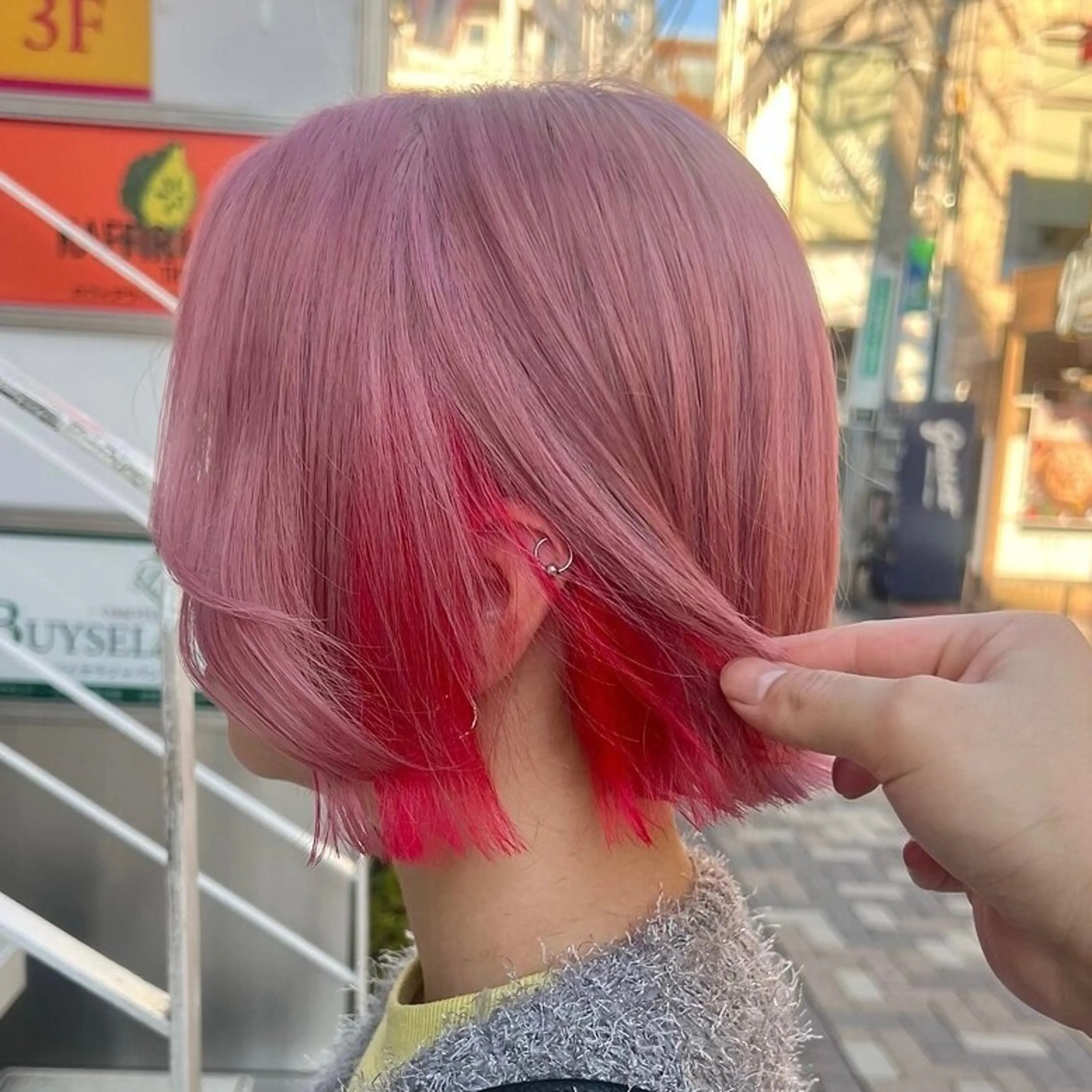 ショート カラー ブリーチ イヤリングカラー ハイトーンカラー ピンクカラー 💖ブリーチ/暖色 𝐘𝐮𝐢💖のヘアスタイル