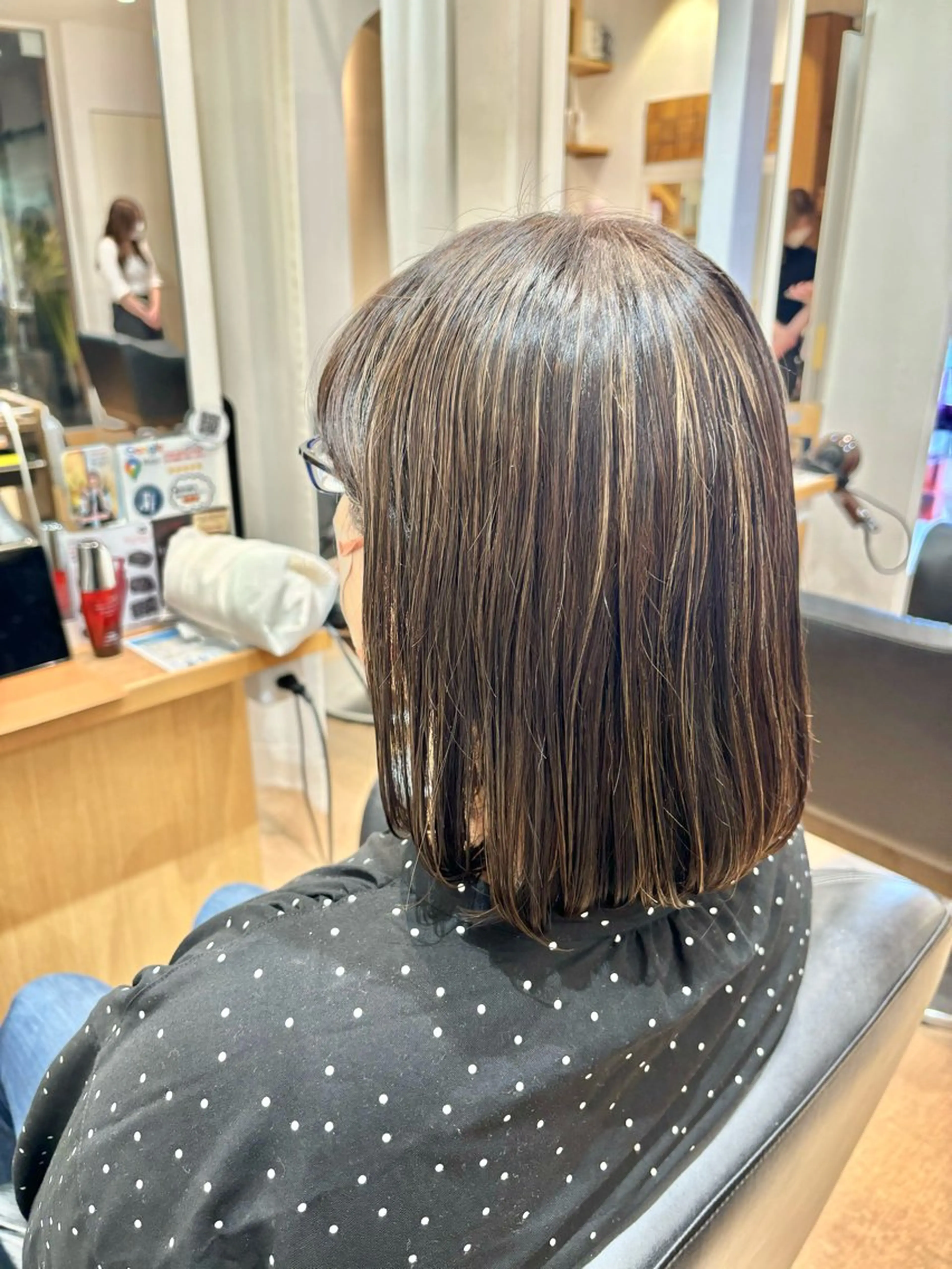 ミディアム カラー イヤリングカラー ハイライトカラー イルミナカラー ボブ ハイライト ヘアカラー 秋山知穂🌸縮毛矯正 ショートお任せ🌸のヘアスタイル