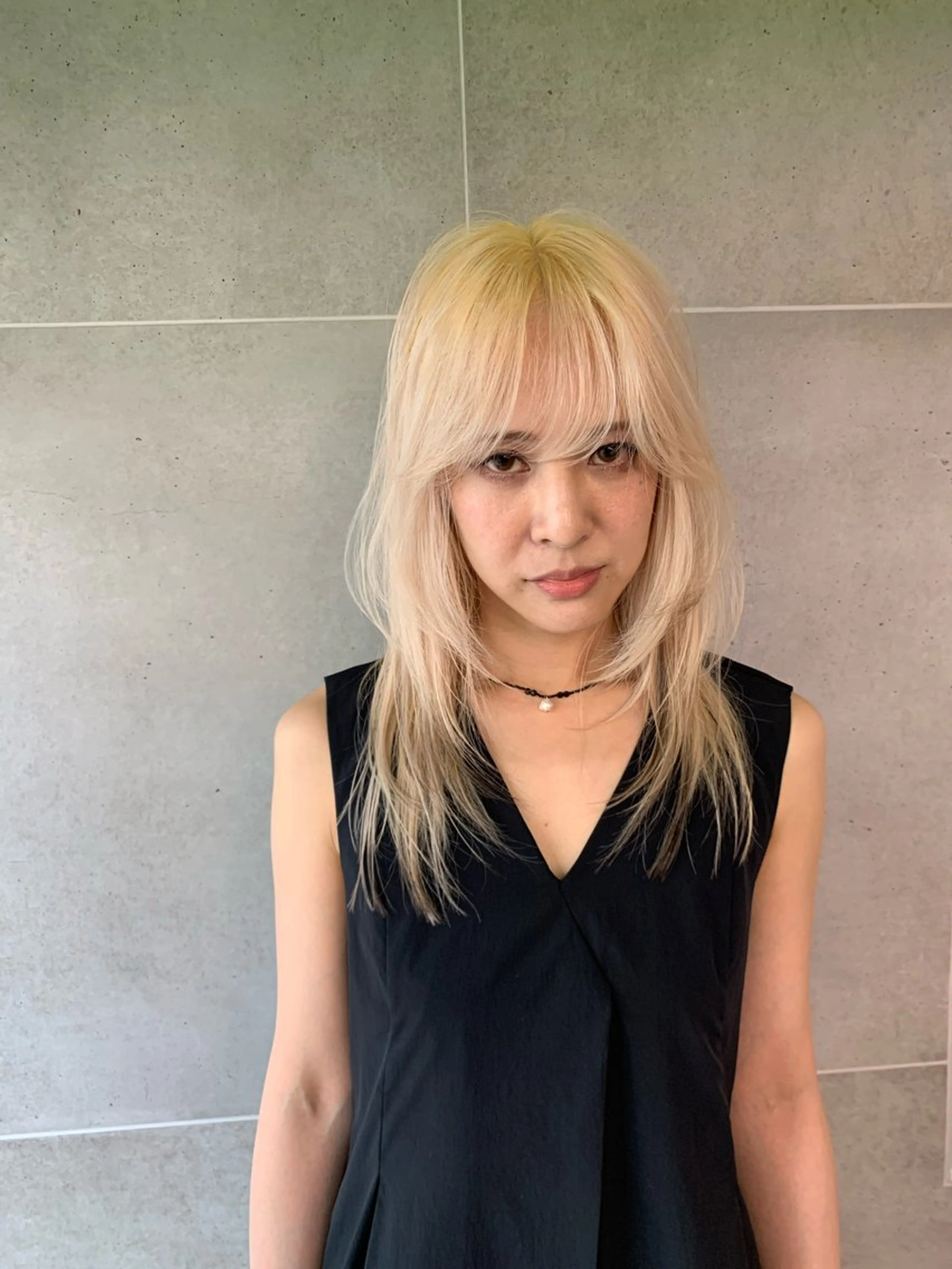 ロング カラー ブリーチ 抜きっぱなしブロンド ブロンド ホワイトブロンド ヘアカラー トリートメント THE./ブリーチ 透感カラー/髪質改善のヘアスタイル