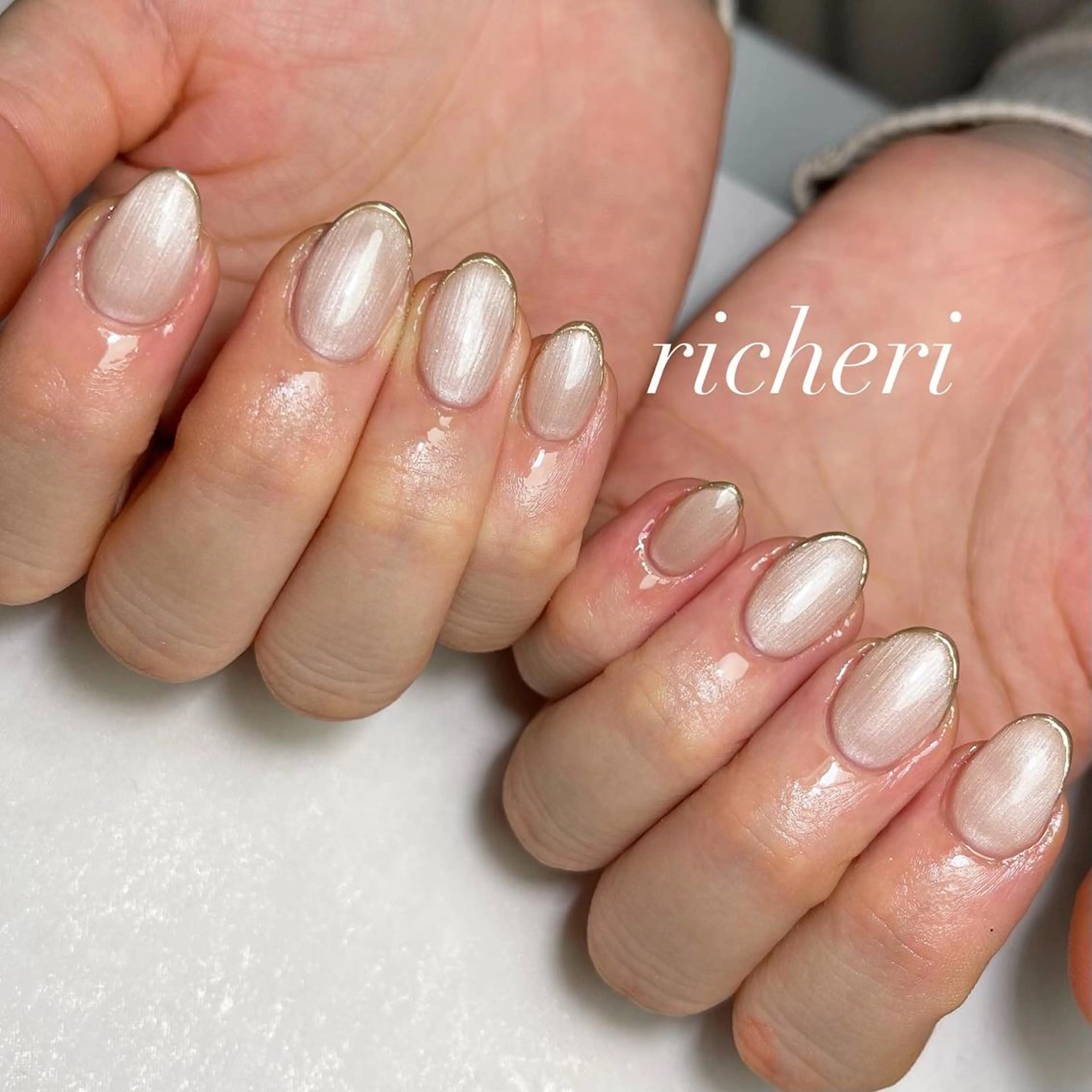 ミディアム ネイル 韓国風ヘア アートネイル フレンチネイル ジェルネイル ガラスフレンチ richeri beautyのエステ・リラクイメージ