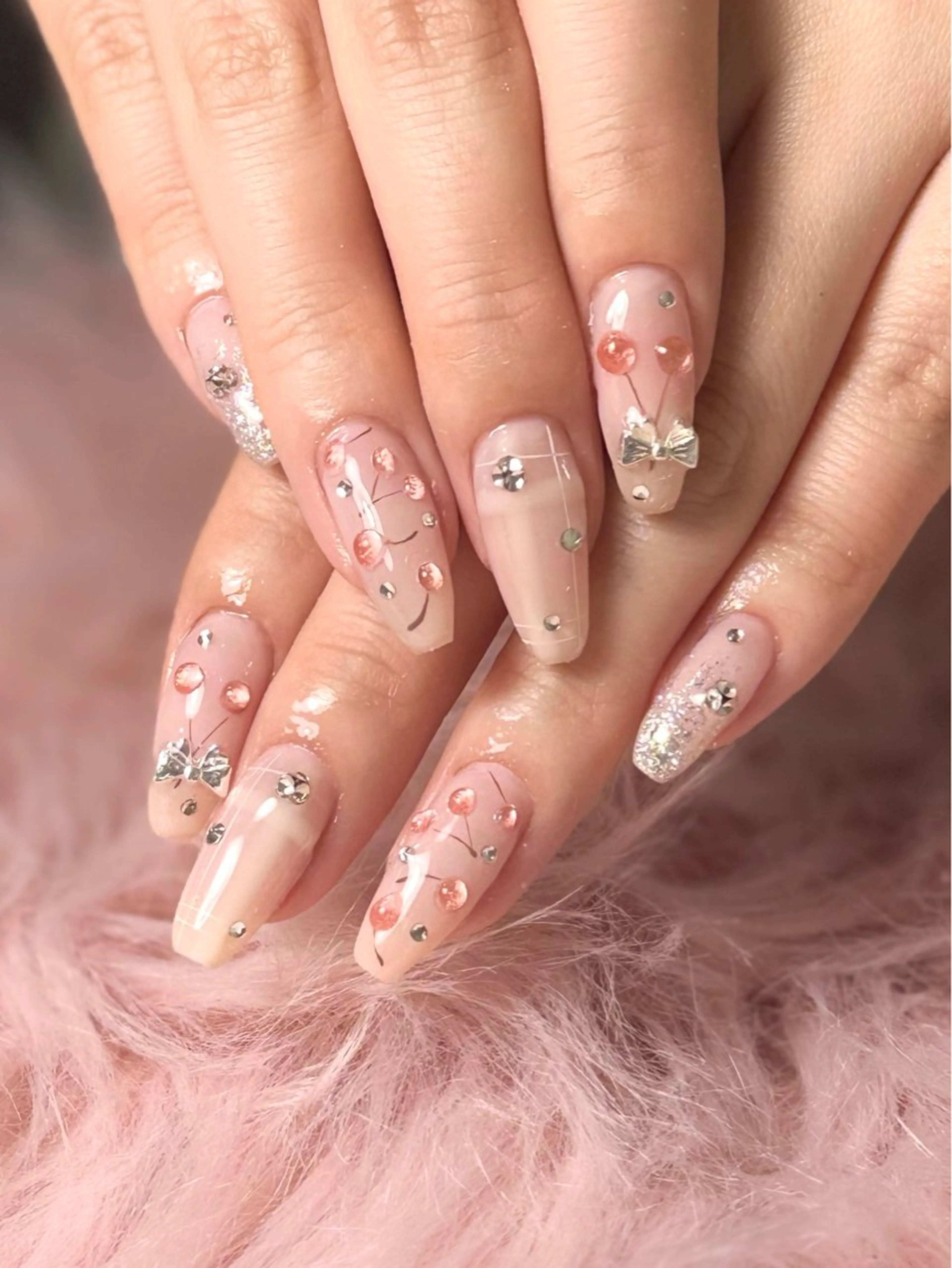 ネイル ハンドネイル ルシイ🎀新宿長さ 出しパーツ専門店のネイルデザイン