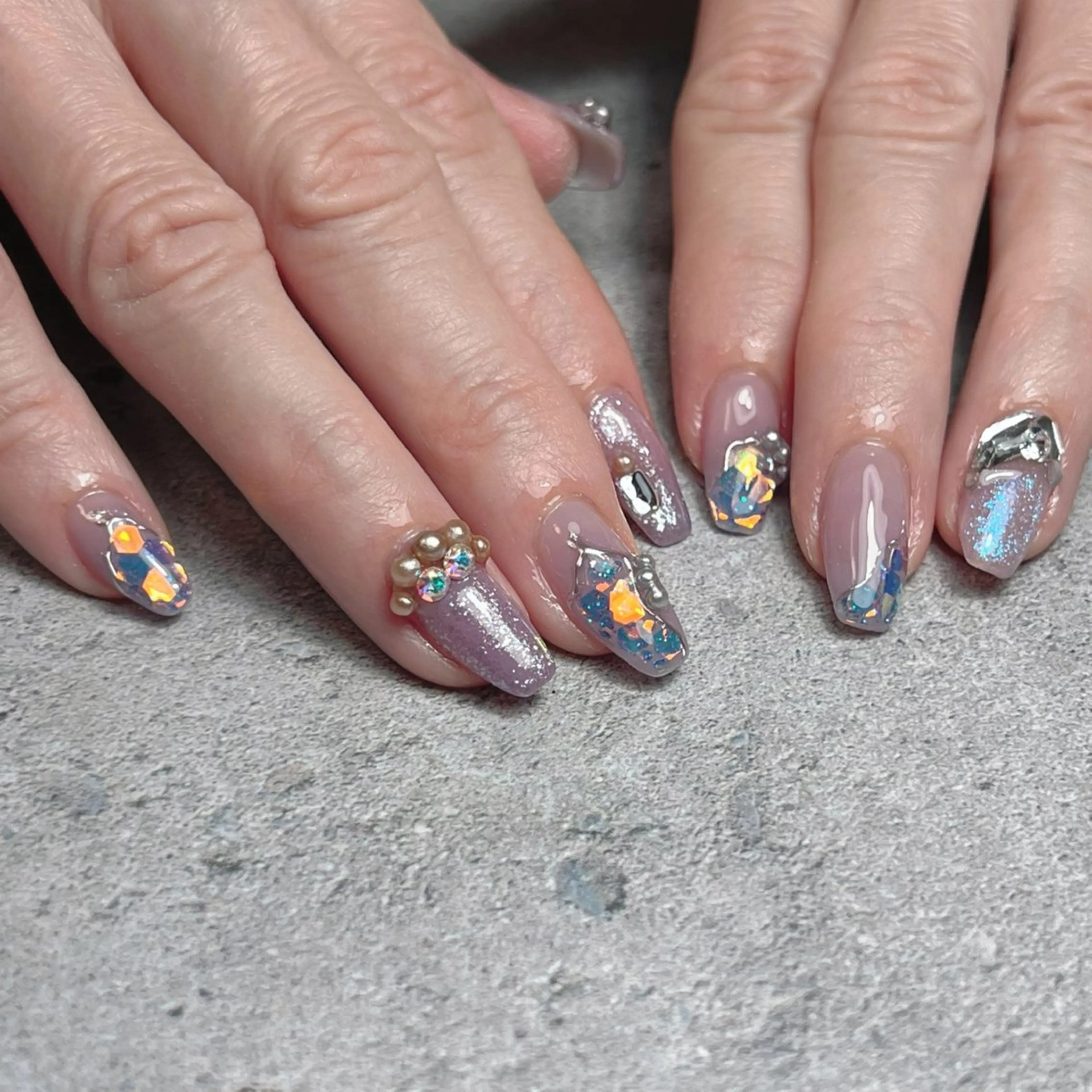 ネイル ホログラムネイル 土居 夏美のマツエク・マツパデザイン