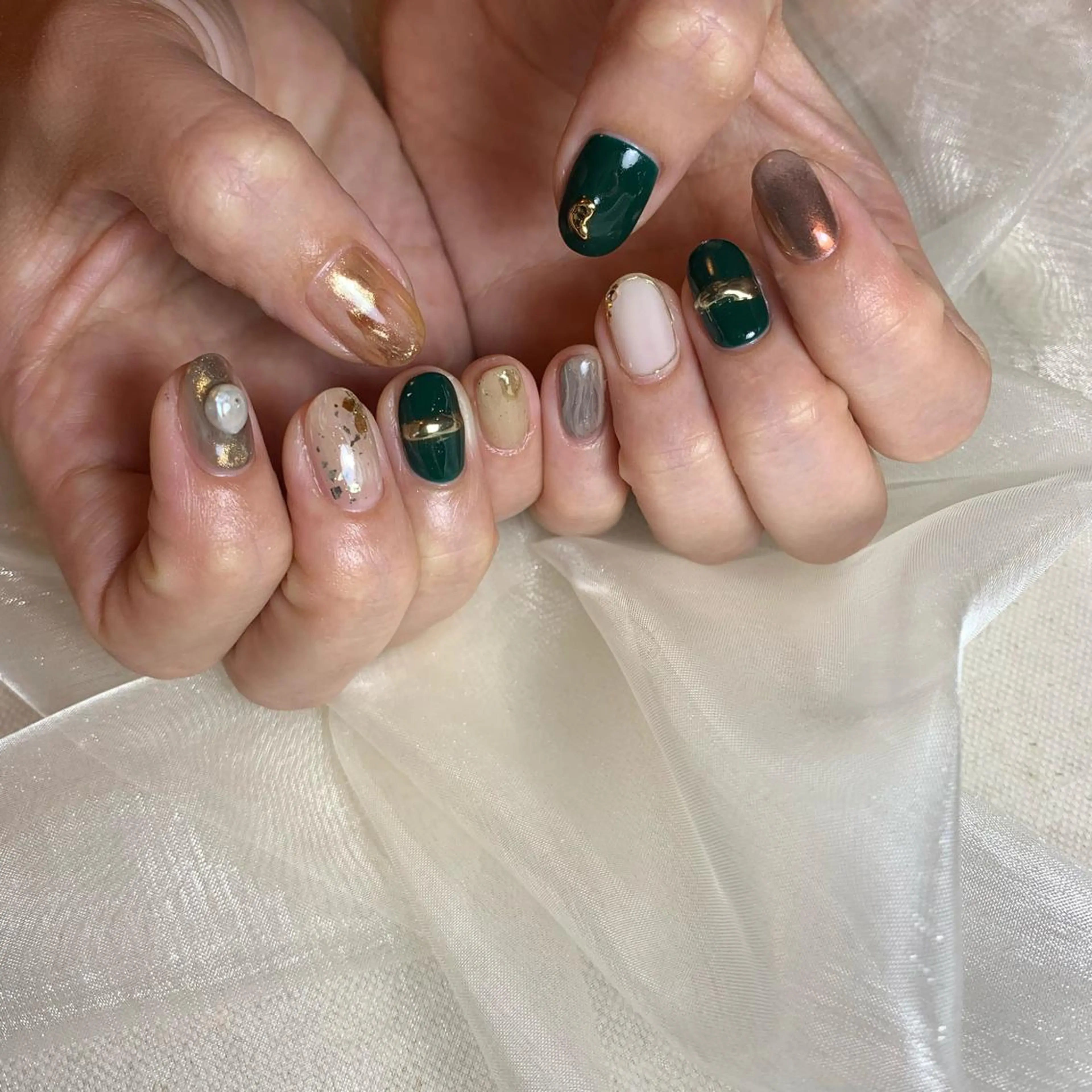 ネイル ハンドネイル repos~ルポ~所属・里見 麗のネイルデザイン