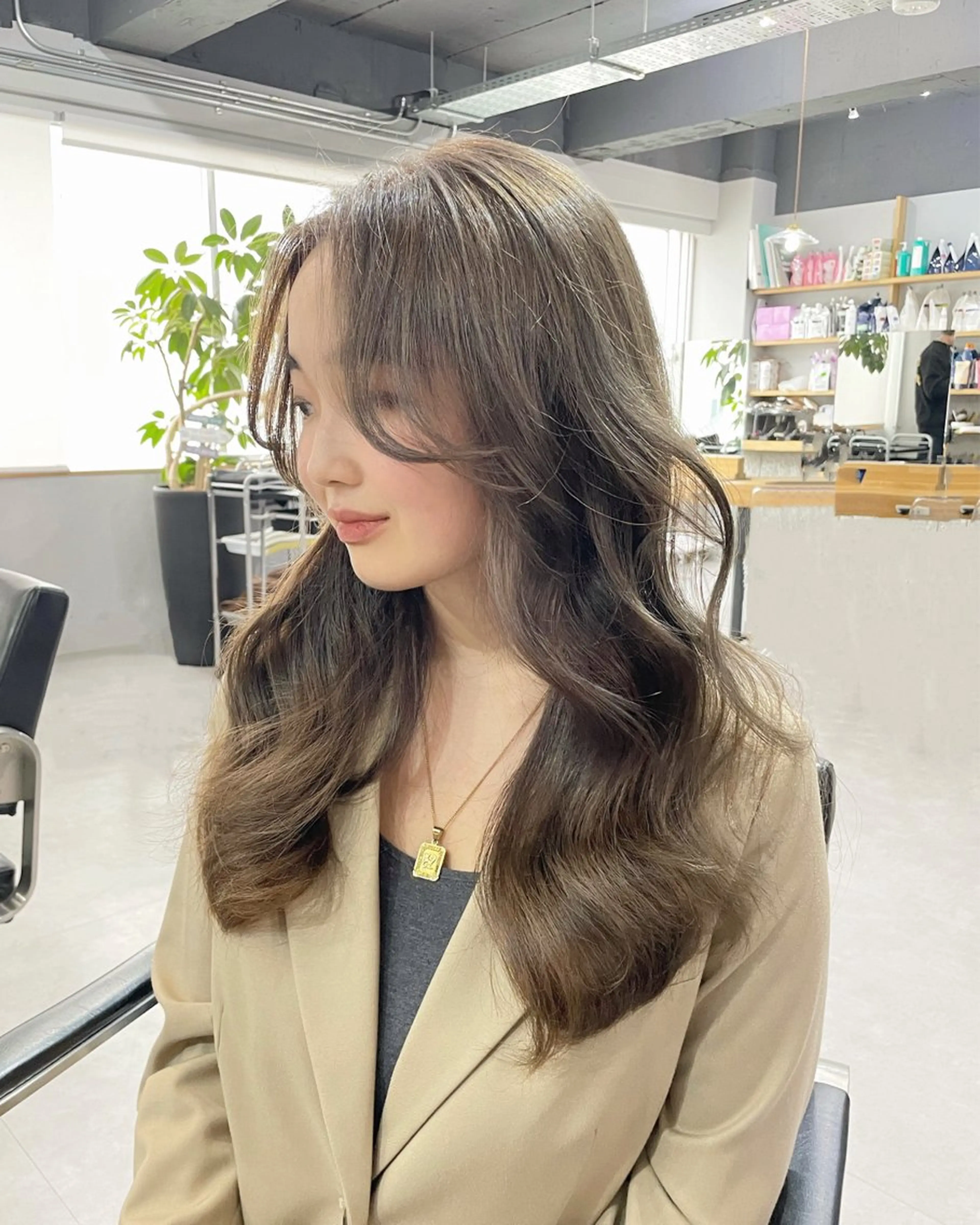 ロング カラー ヘアカラー ミルクティーベージュ ❤︎レイヤー　MIAのヘアスタイル