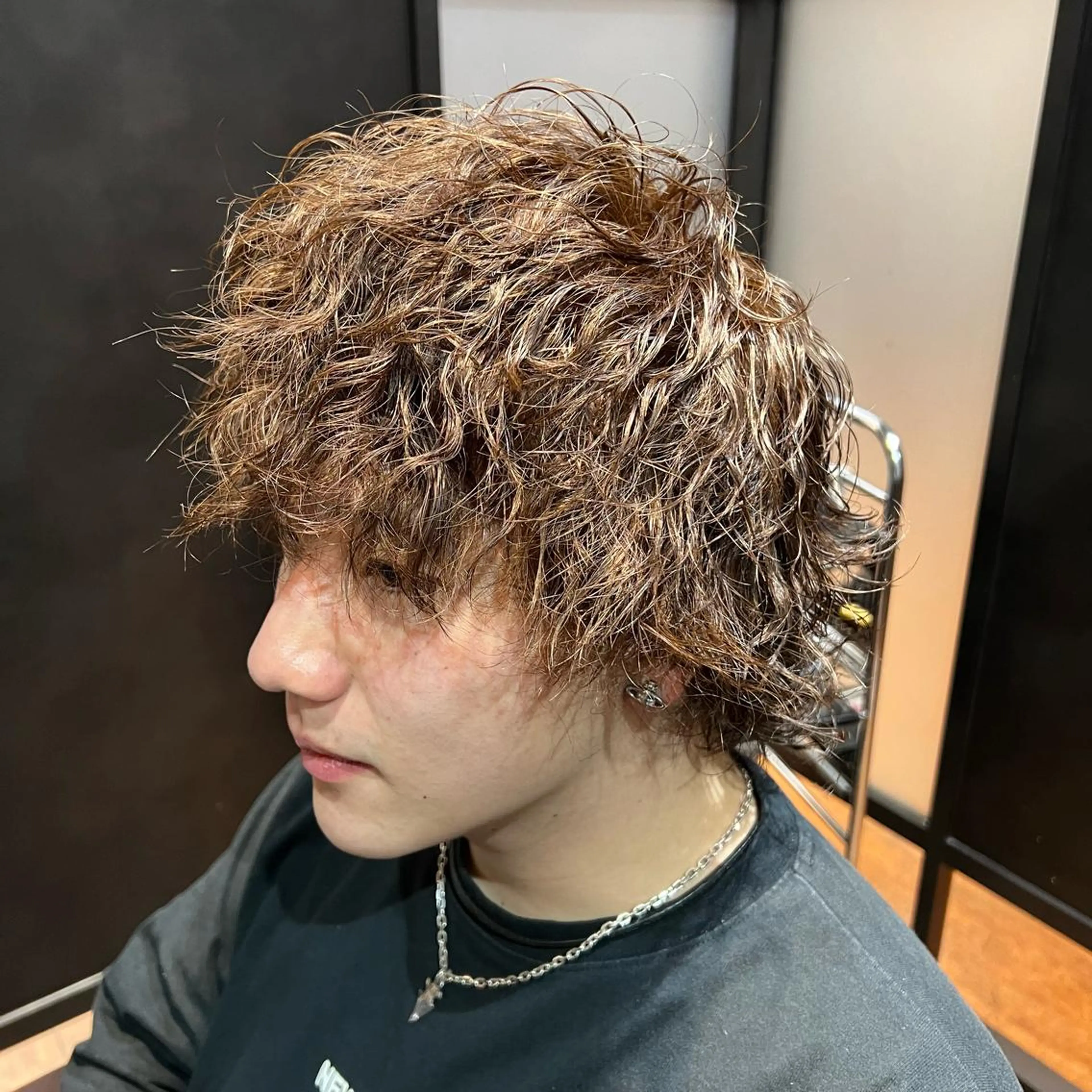 カラー パーマ メンズ newi TATSUのヘアスタイル