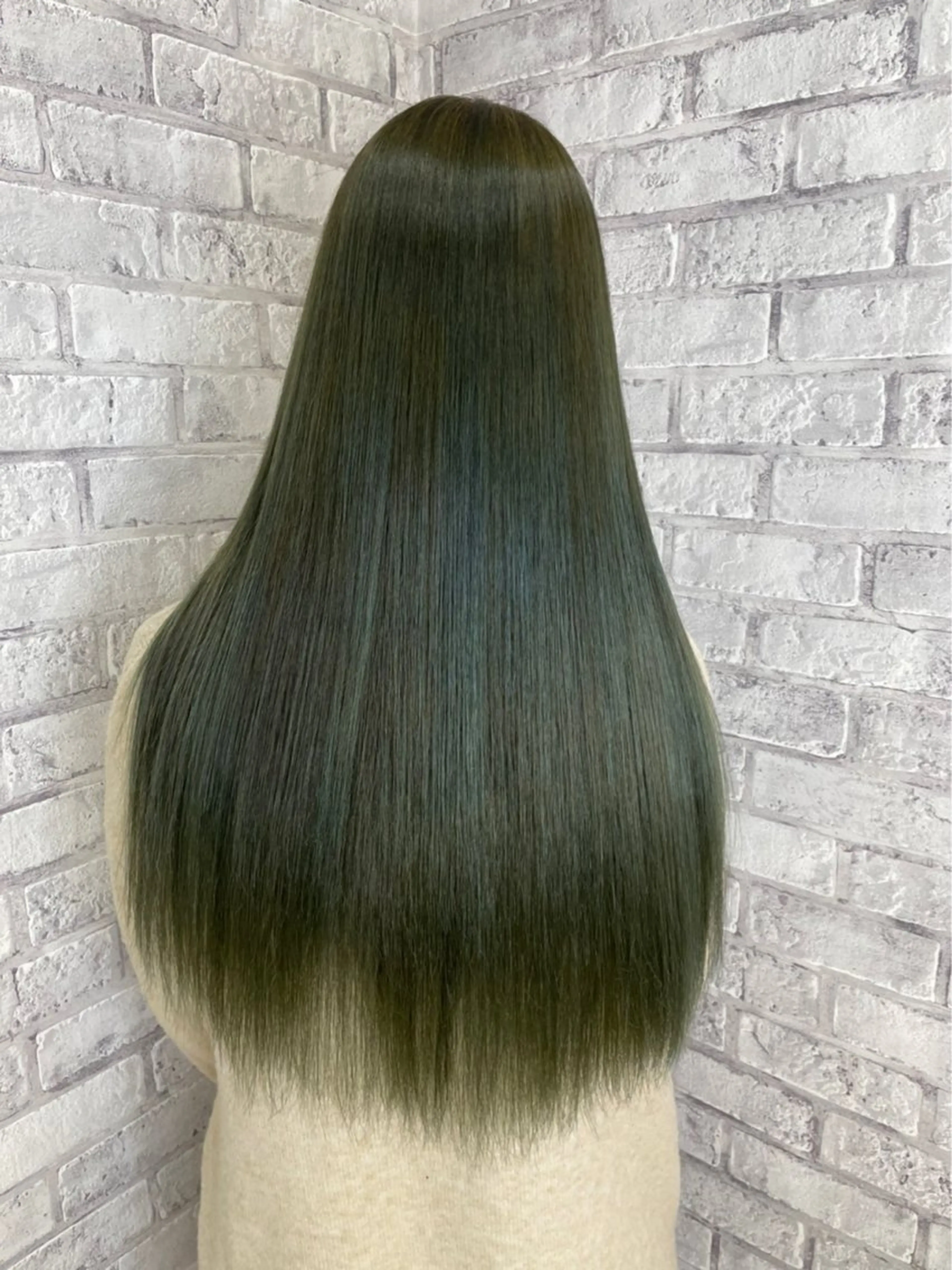 ロング 小林 妃那のヘアスタイル