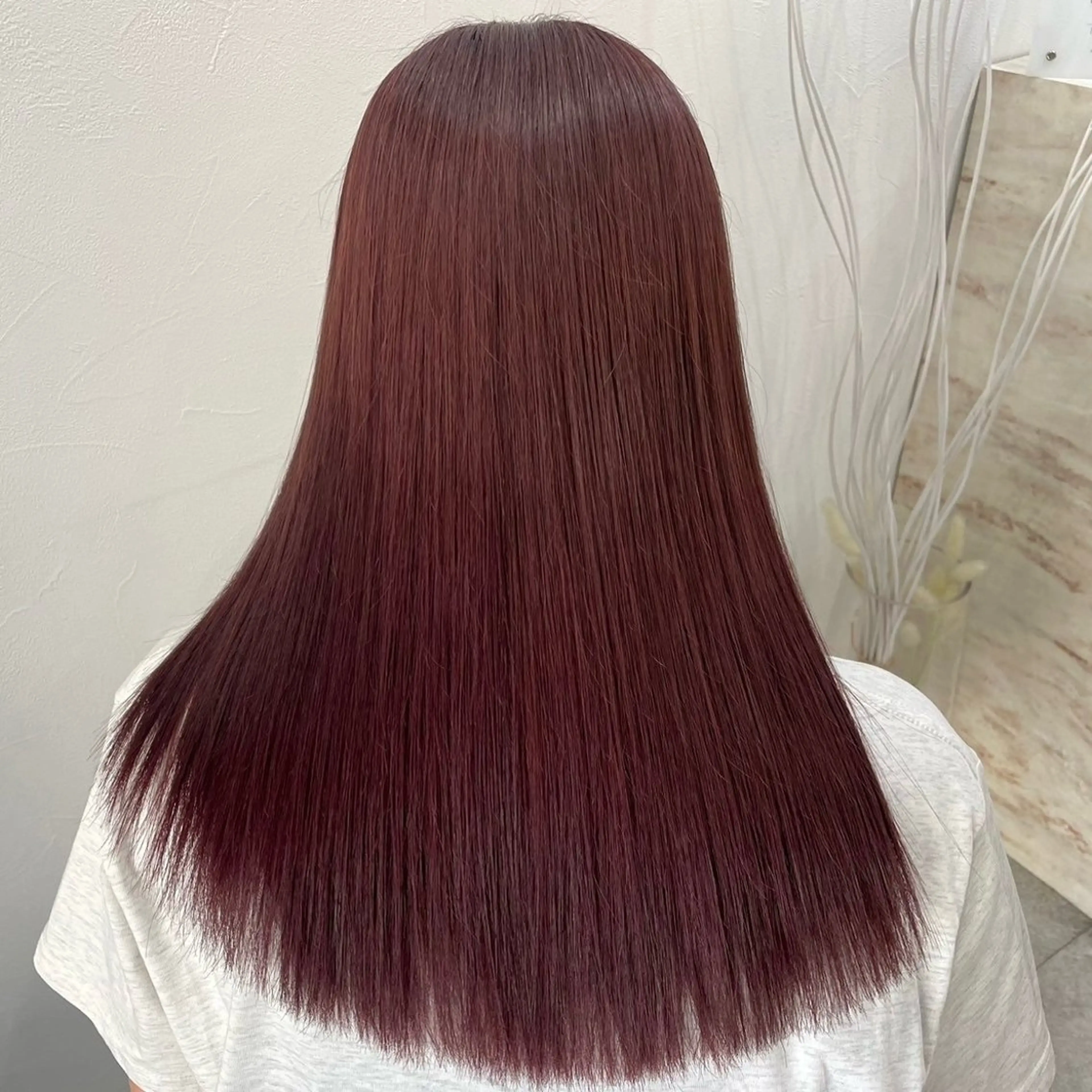 ロング カラー ブリーチ カシス レッドカラー ヘアカラー 🦋Yui🦋透明感 /艶カラー/髪質改善のヘアスタイル