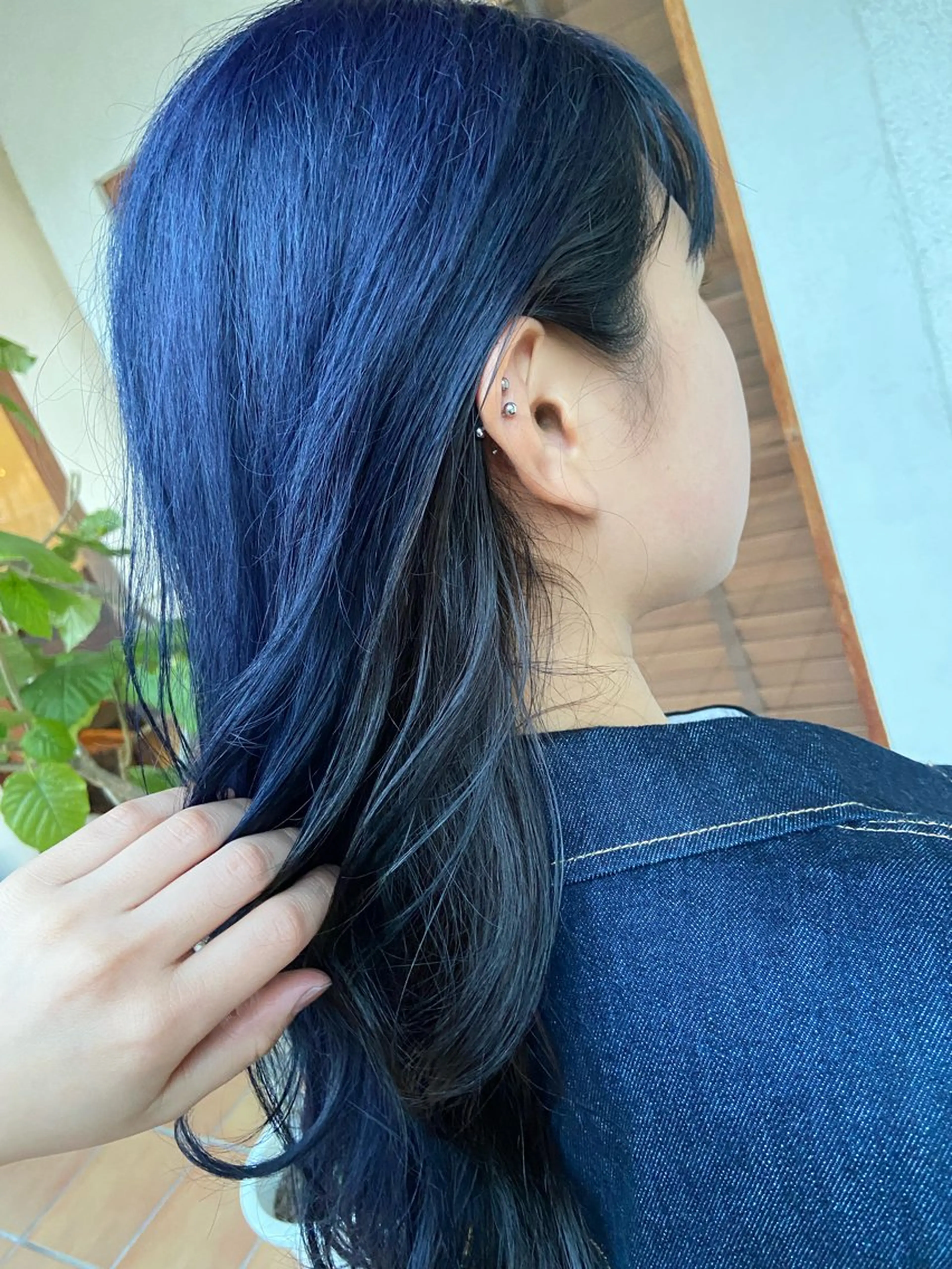 カラー インナーカラー ネイビーカラー シルバー ALLEN hair九条店所属・西田 莉緒のヘアスタイル