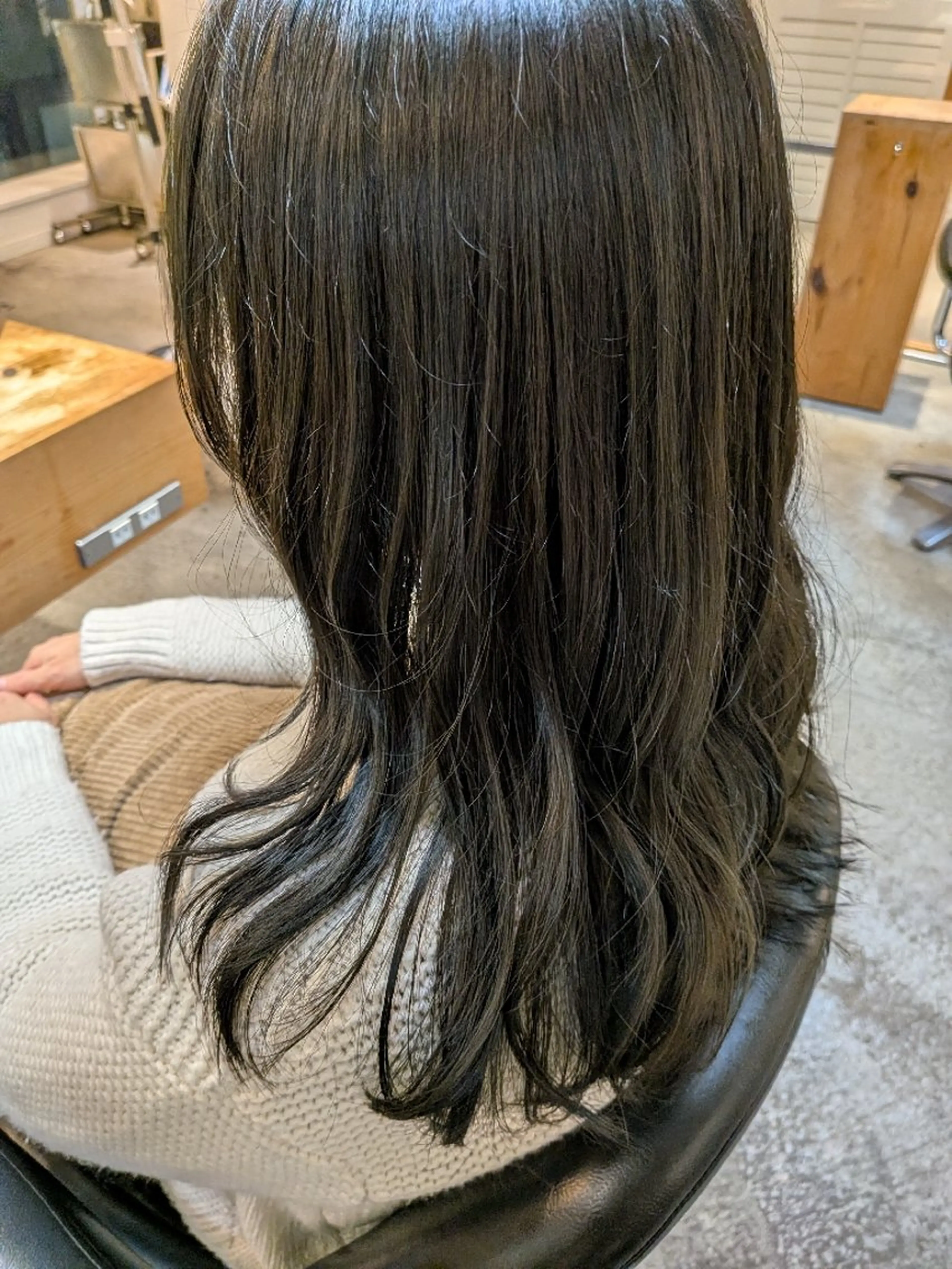 カラー 高久 優亜のヘアスタイル