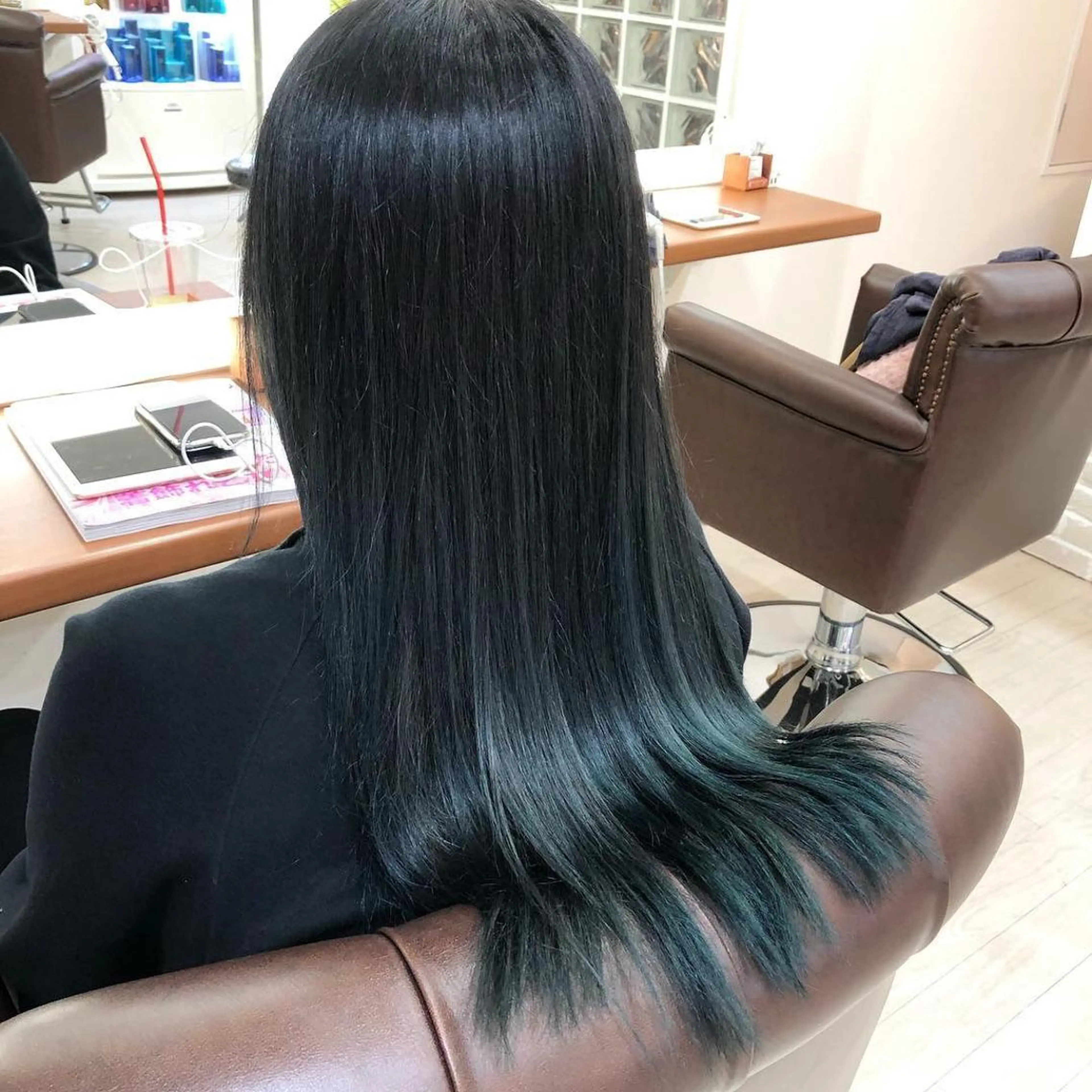 ロング カラー ブルーカラー グラデーションカラー カット ヘアカラー トリートメント ヘアセット Aujua ソムリエ 勝又舞夏のヘアスタイル