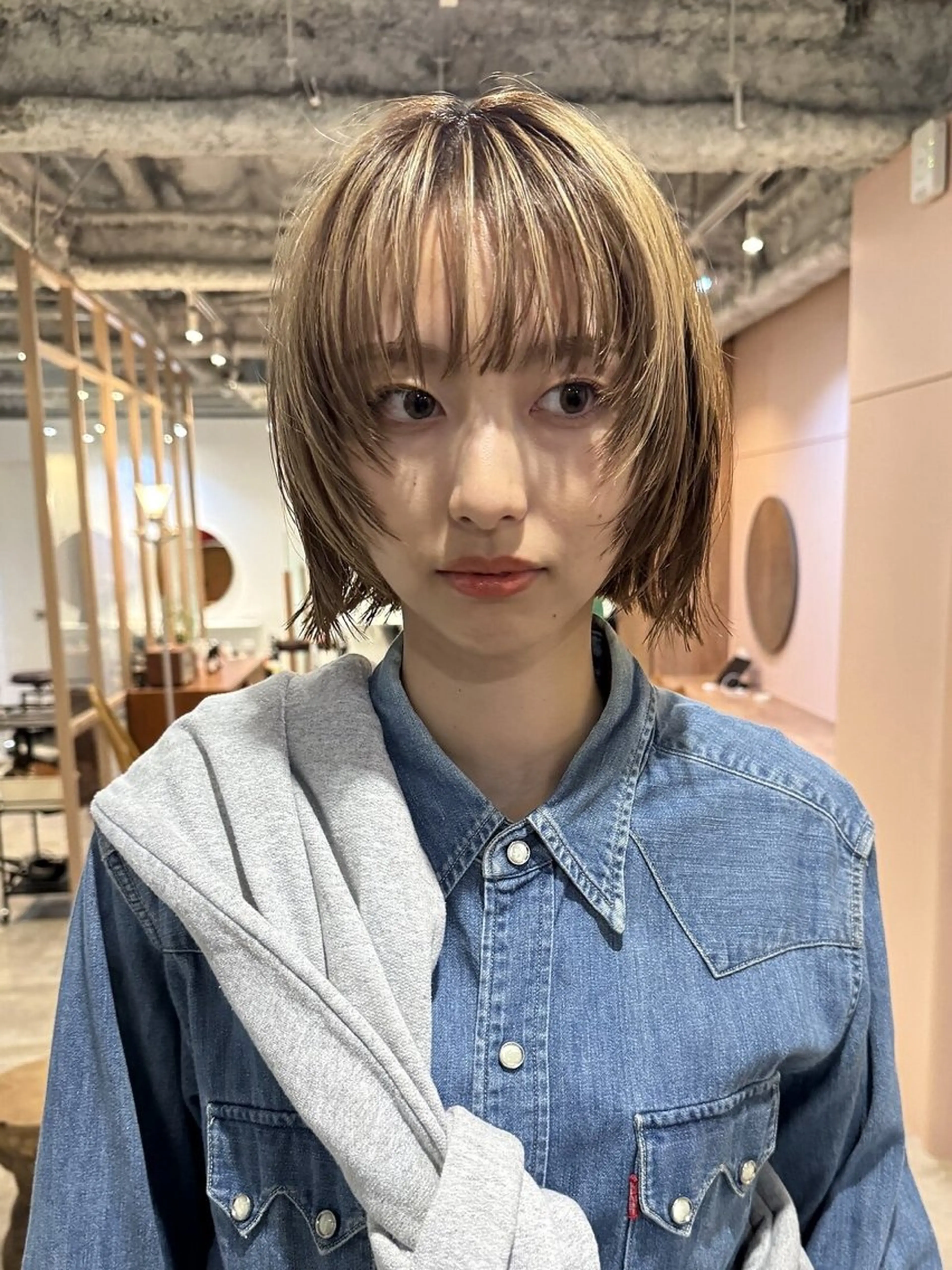 ミディアム カラー ショートボブ ミディアムパーマ アディクシーカラー ブリーチ ケアブリーチ カット ヘアカラー CEINE OURのヘアスタイル