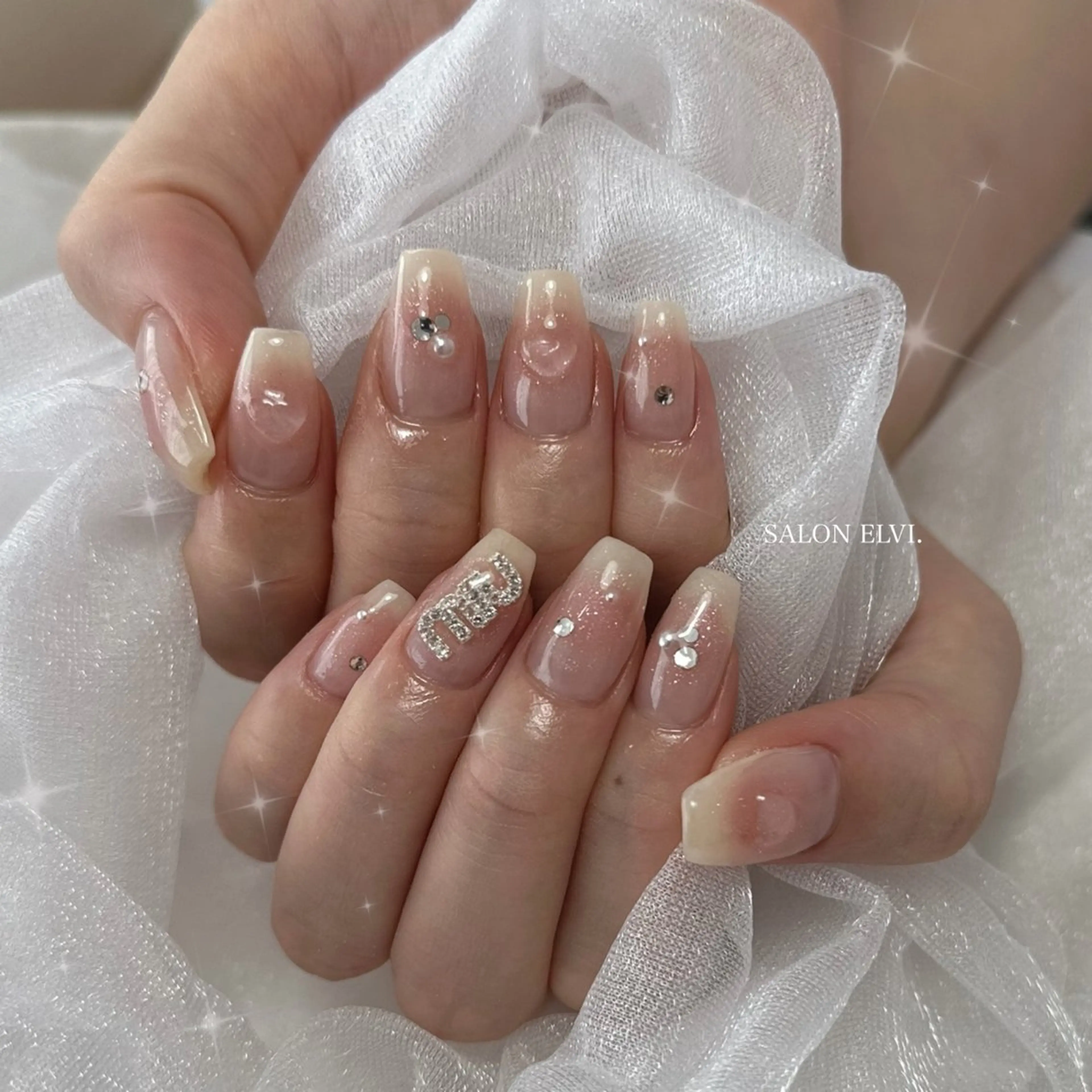 ネイル SALON ELVI.所属・SALON ELVI.のネイルデザイン