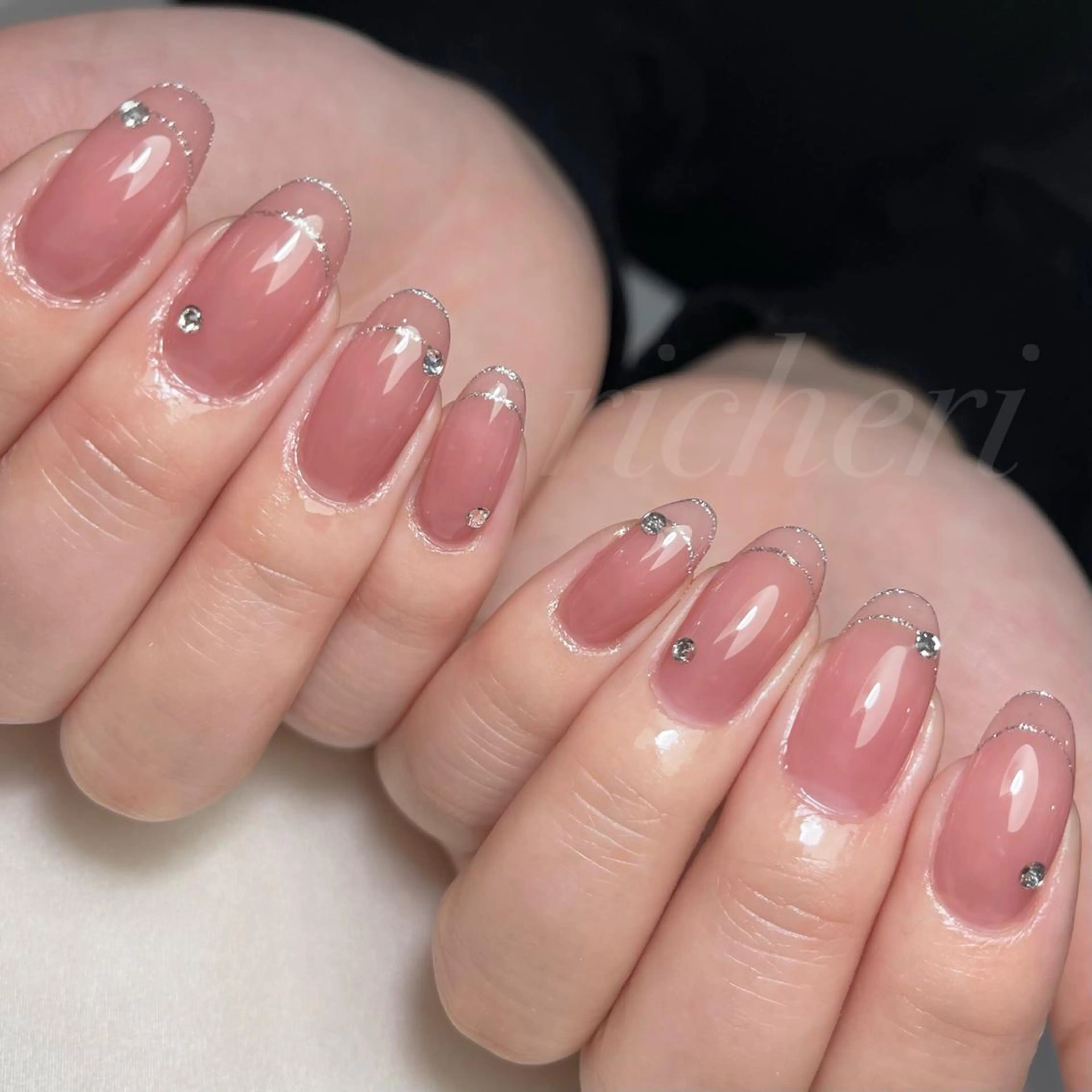 ミディアム ネイル ハンドネイル richeri beautyのエステ・リラクイメージ