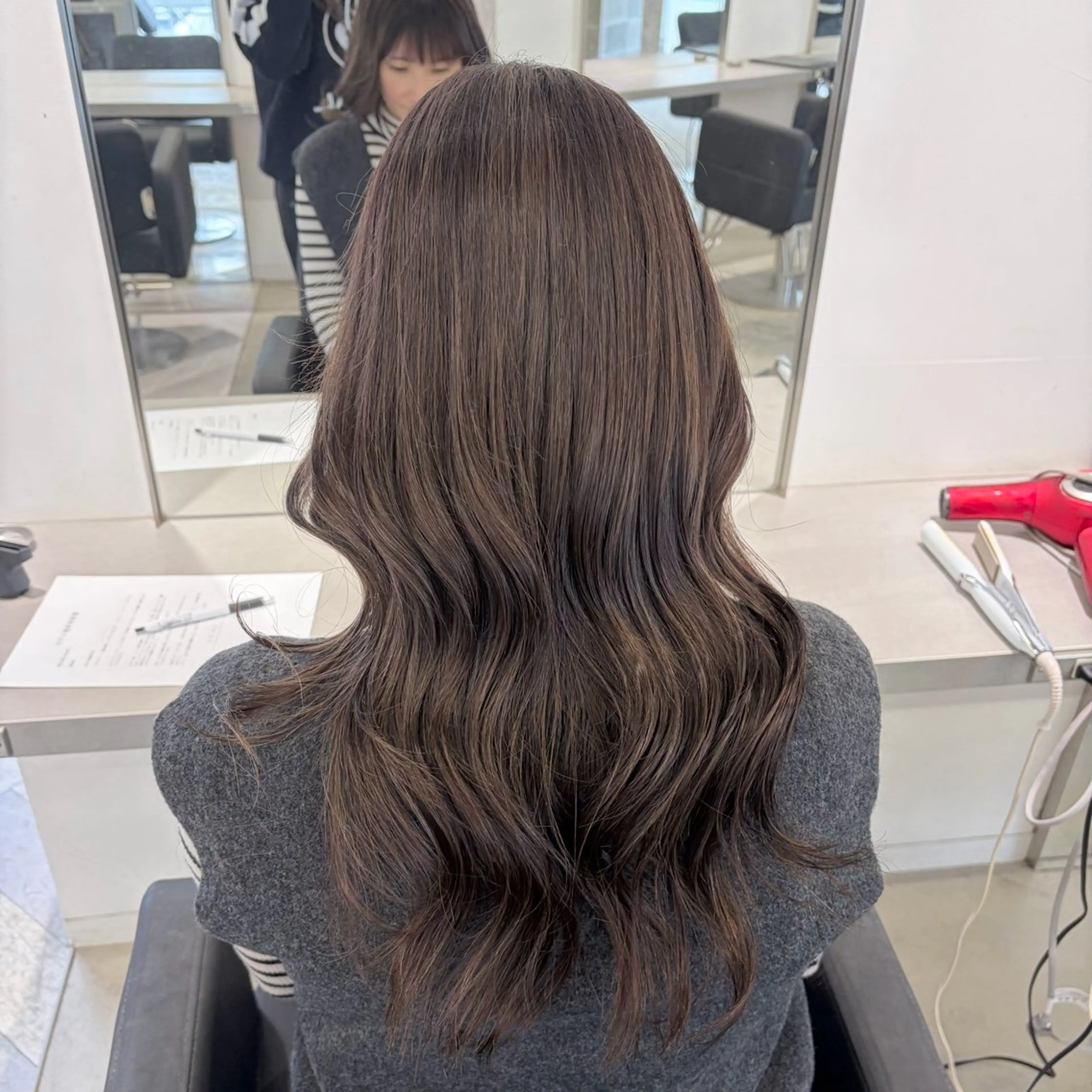 ロング カラー ハイライトカラー ハイライト ヘアカラー トリートメント EIGHT ／SHU🩶のヘアスタイル