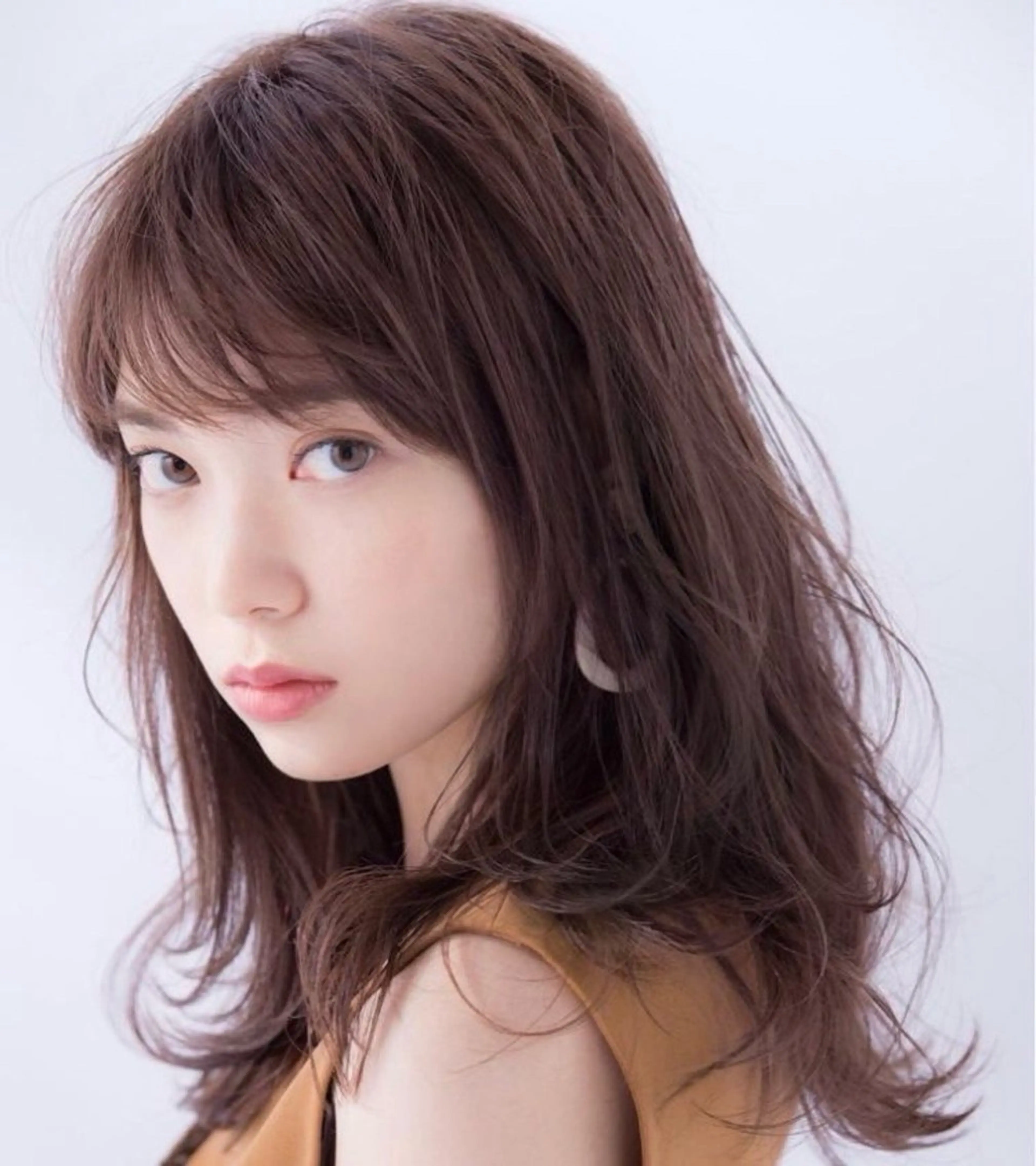 カラー 中井 葵のヘアスタイル