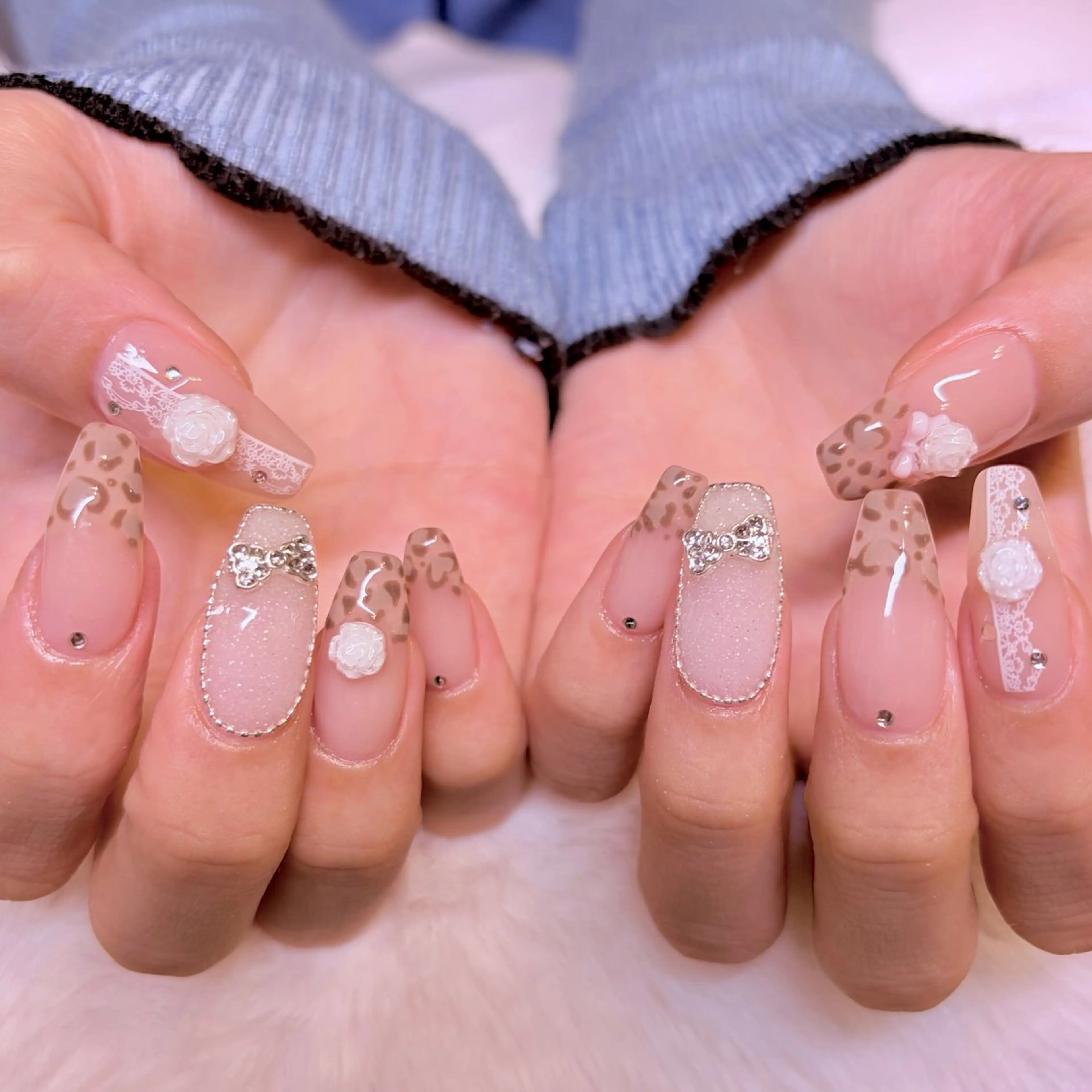 ネイル ガーリー ハンドネイル nail salon e'mu💐のネイルデザイン