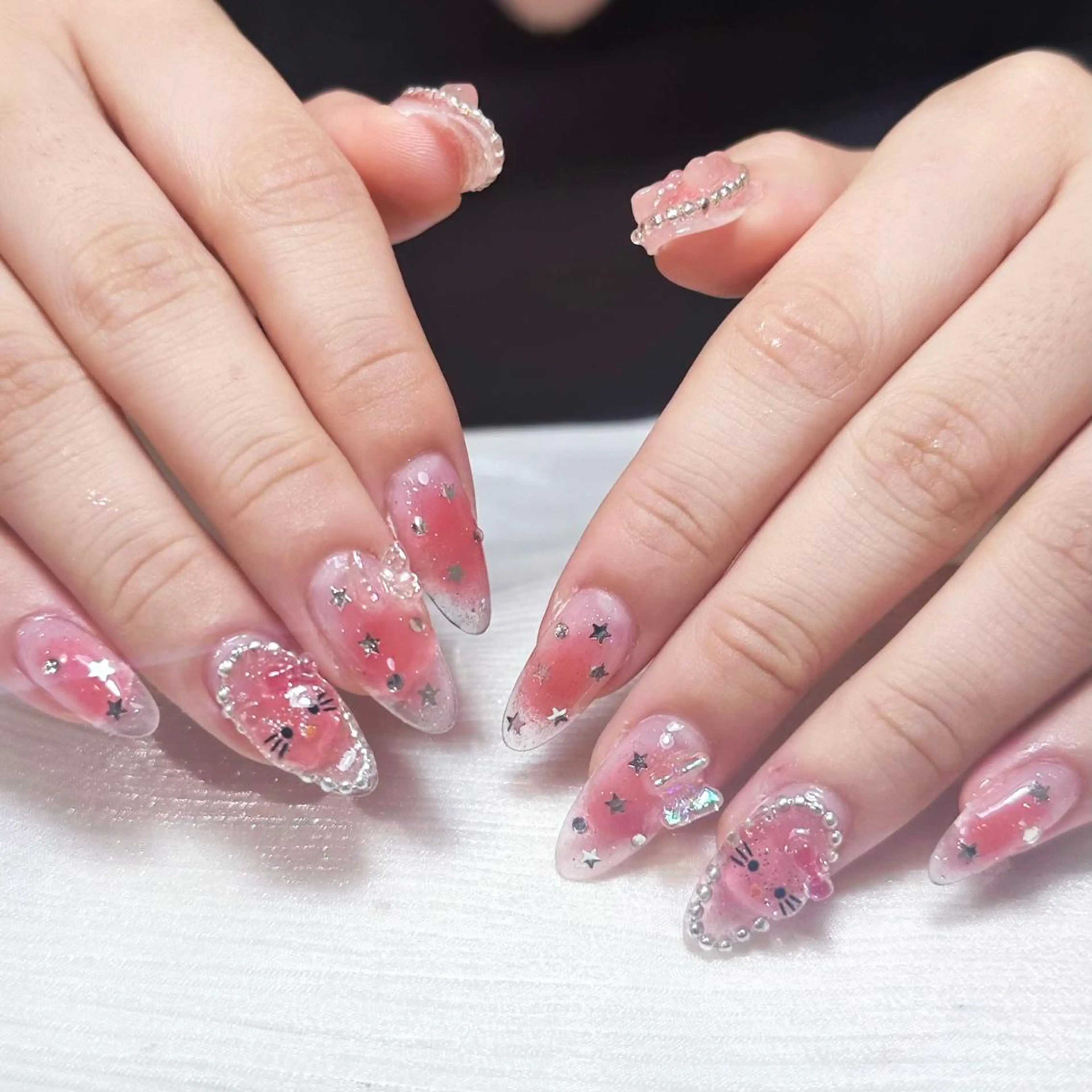 ネイル アートネイル オーロラネイル ガーリー キラキラネイル 韓国ネイル ハンドネイル DIANMOND NAIL🌸のネイルデザイン
