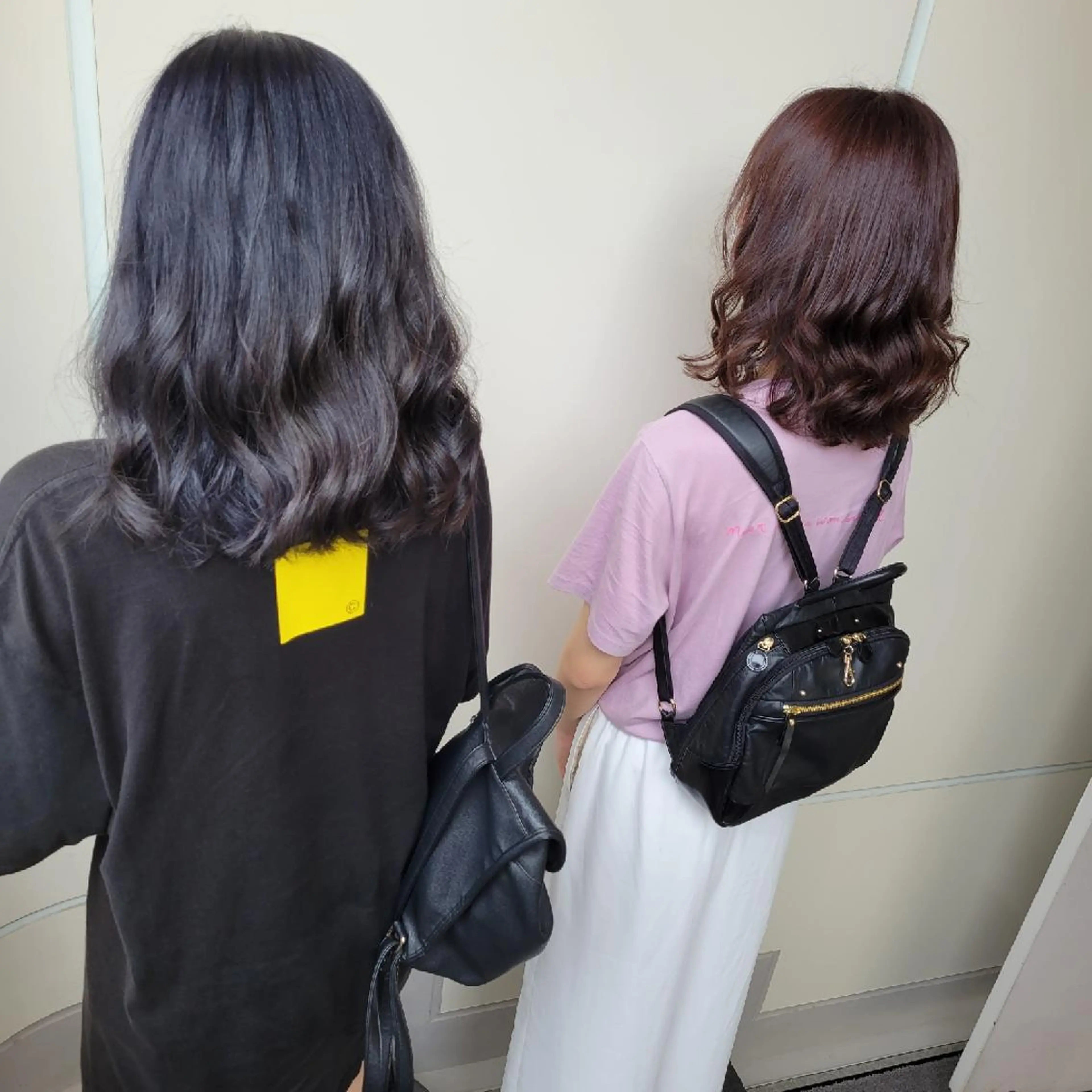 ミディアム カラー 羽エクステ🩷 🤍まき🤍のヘアスタイル