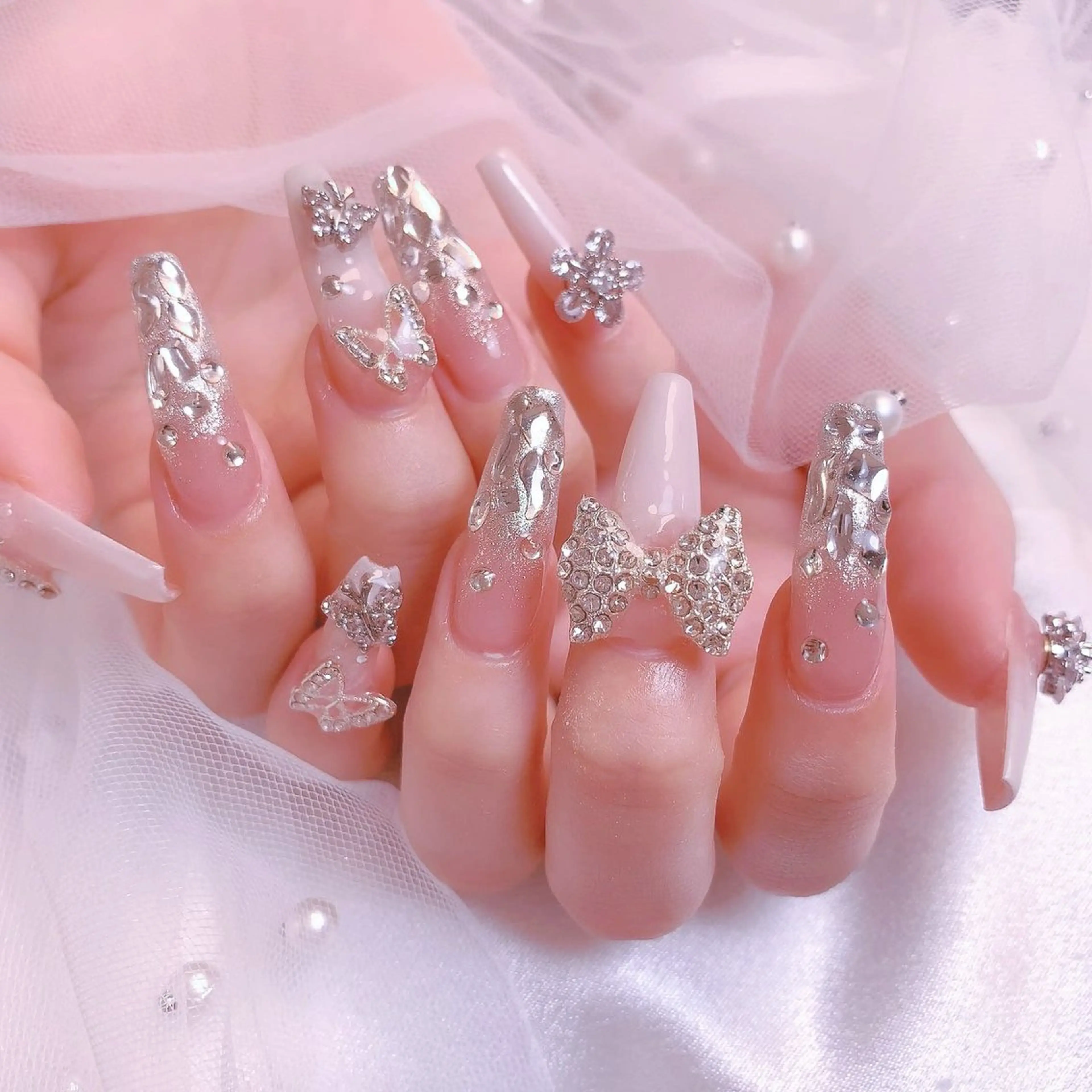 ネイル フレンチネイル ジェルネイル ハート 韓国ネイル マグネットネイル ハンドネイル ネイルサロン lotusのネイルデザイン