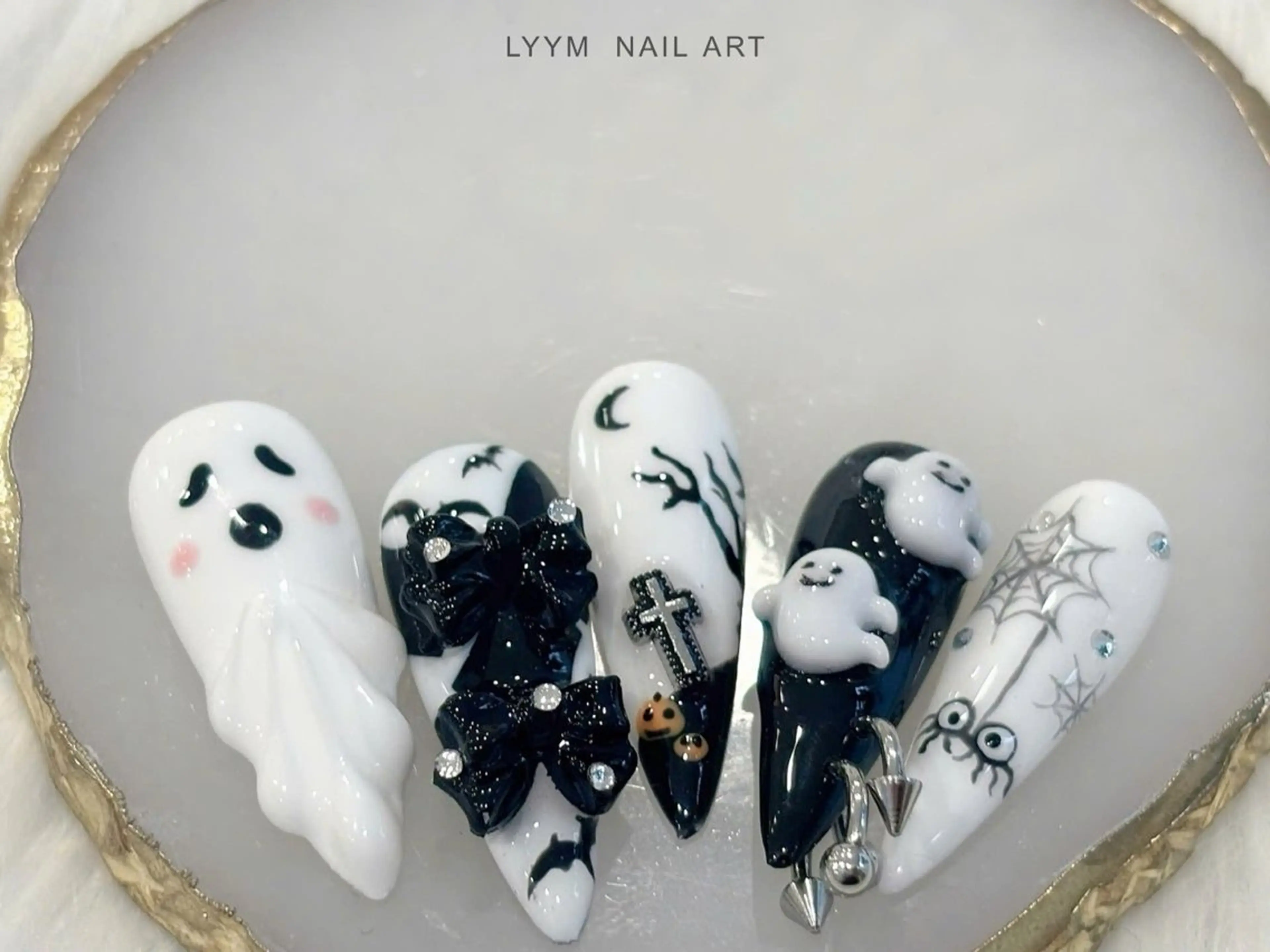 ネイル アートネイル ハロウィン 韓国ネイル ハンドネイル LYYM Salonのネイルデザイン