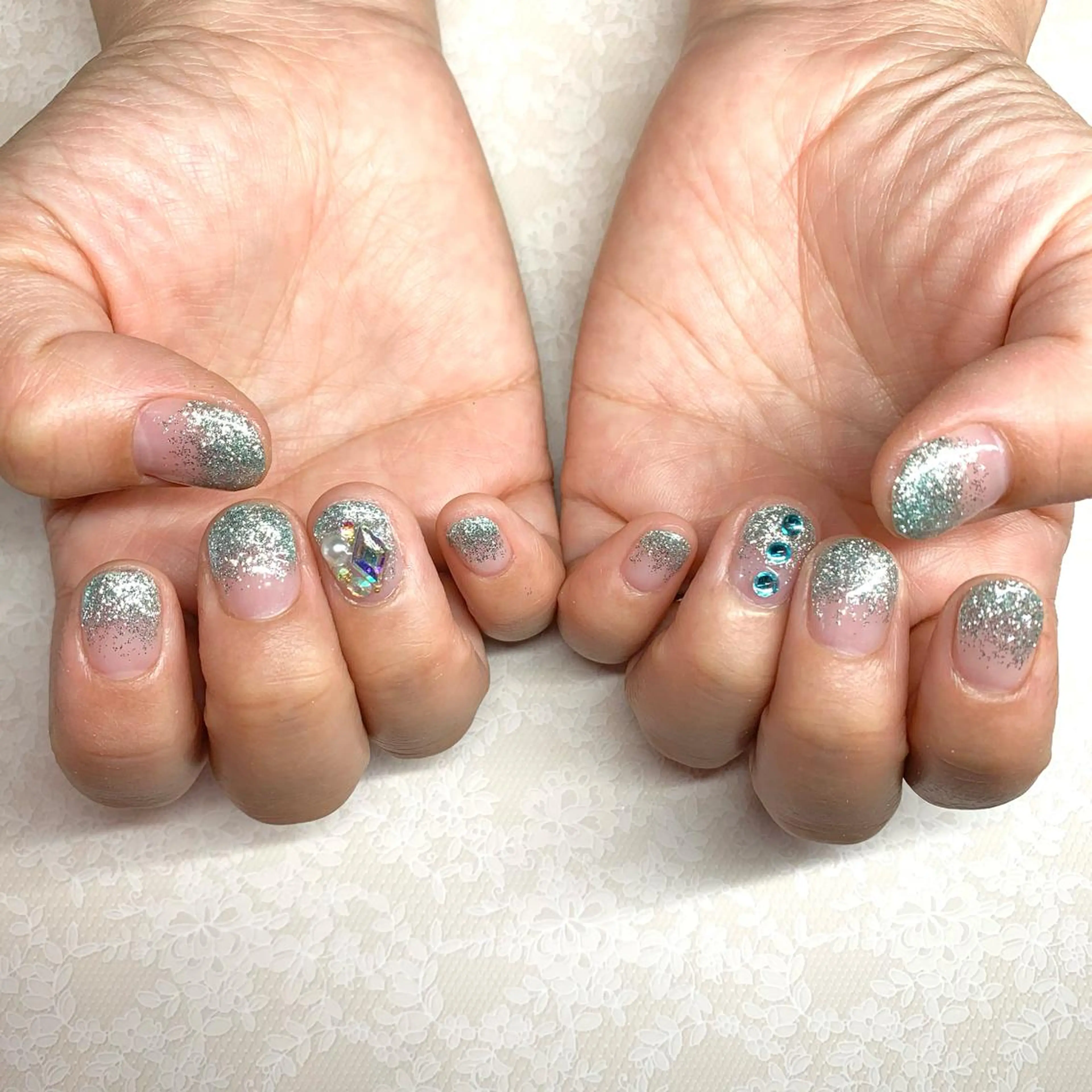 ネイル ジェルネイル ラメ(グリッター) ラメグラデーション ハンドネイル x.1.0.nail ♡Cのネイルデザイン