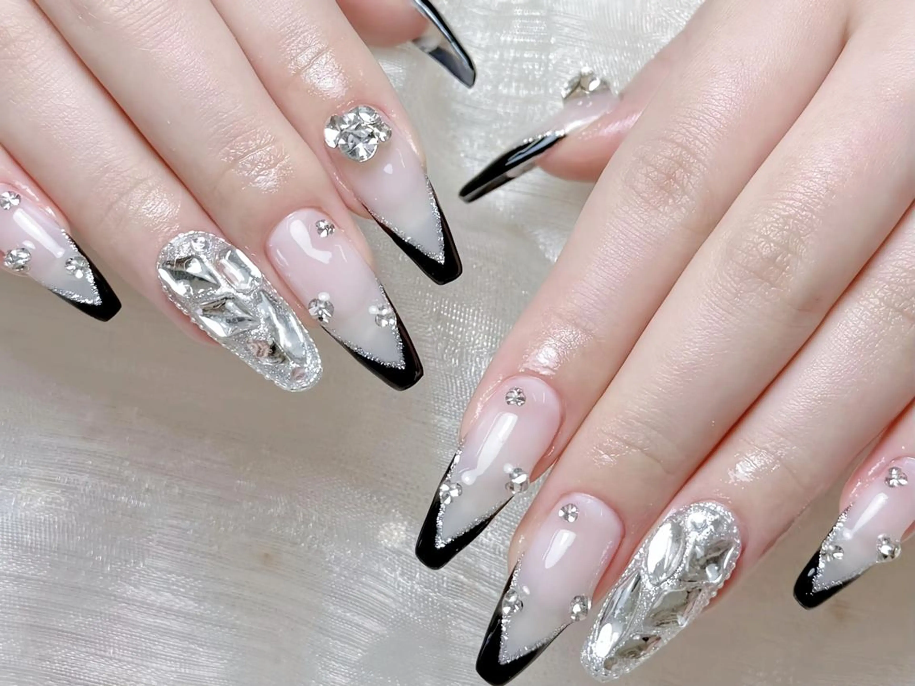ネイル queens nailsalonのネイルデザイン