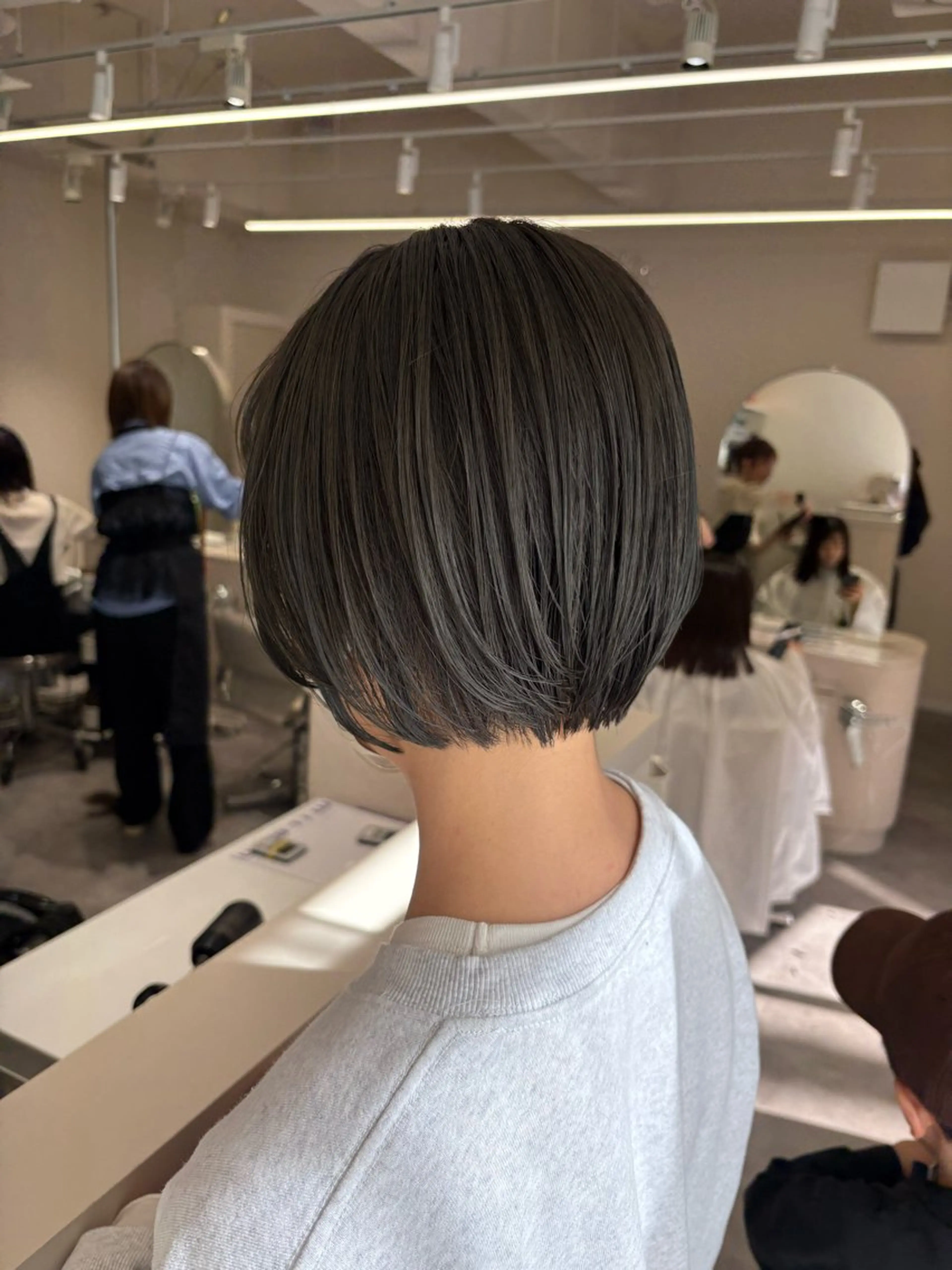 ショート カラー カット ヘアカラー トリートメント メンズパーマ特化🔥 ツイスパ/シャドウのヘアスタイル