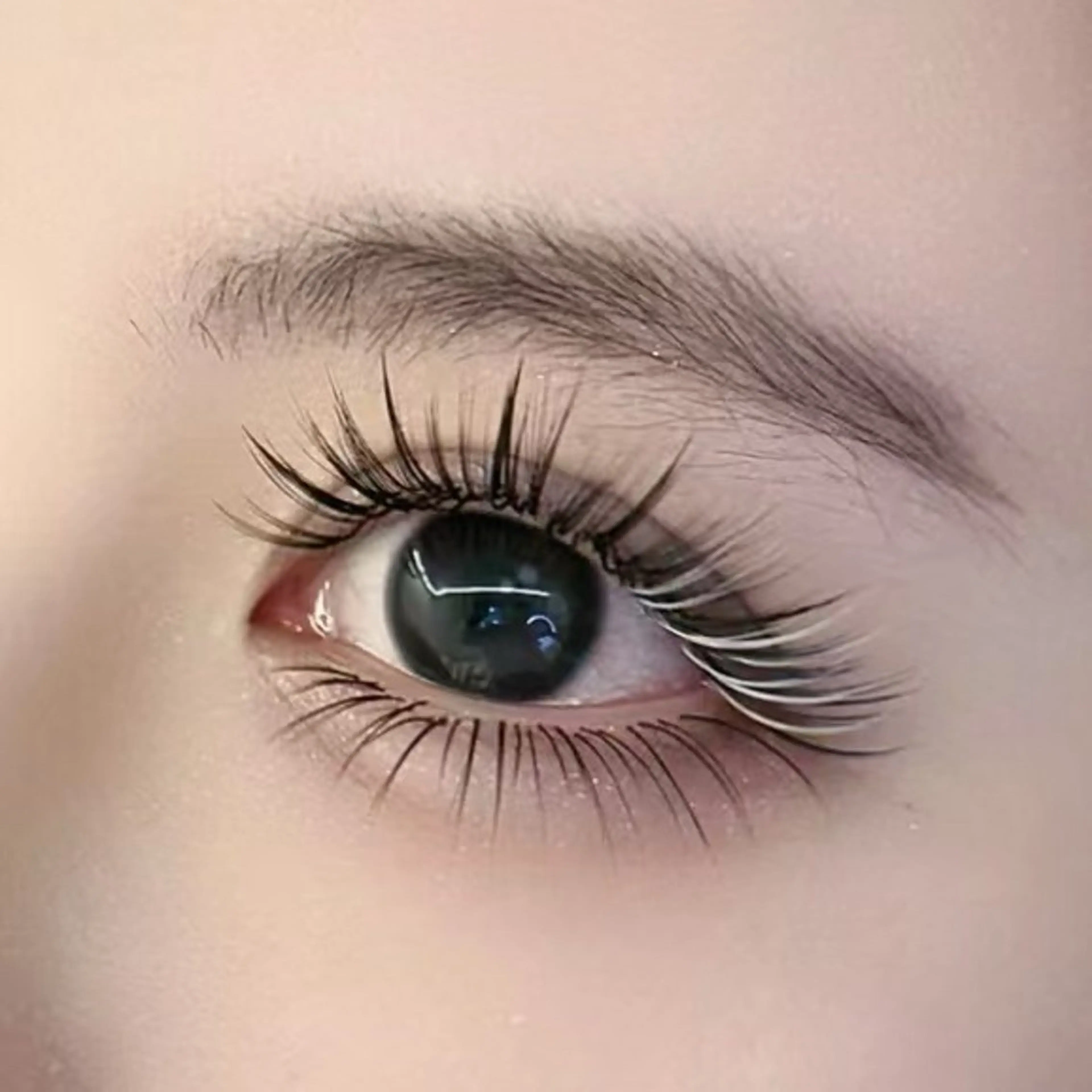 マツエク・マツパ 束感まつ毛 カラーマツエク フラットラッシュ パリジェンヌラッシュリフト まつげパーマ ミユ 横浜のマツエク・マツパデザイン