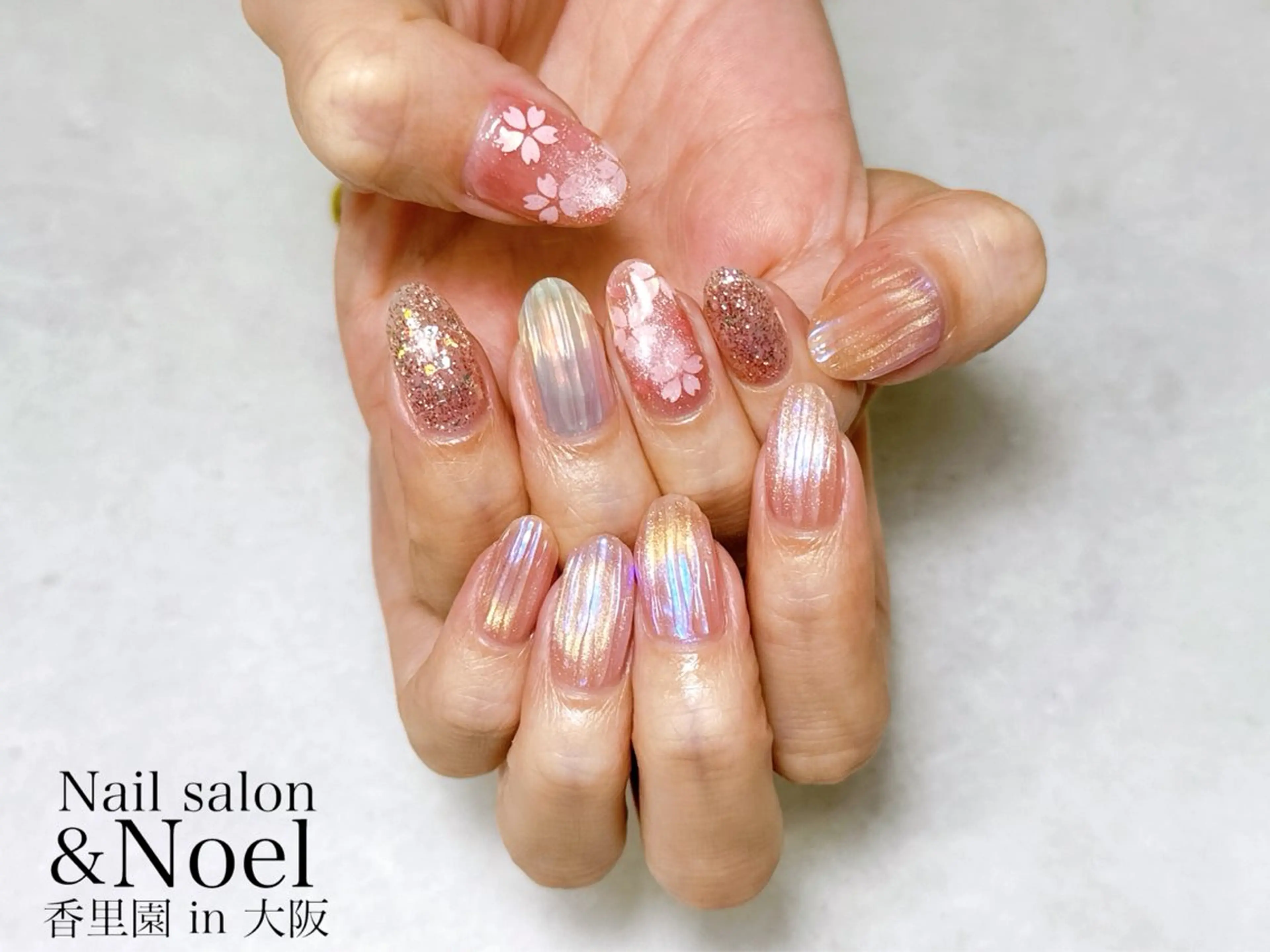 ネイル フラワーネイル ホログラムネイル ハンドネイル Nailsalon Noël所属・Nailsalon ＆Noelのネイルデザイン