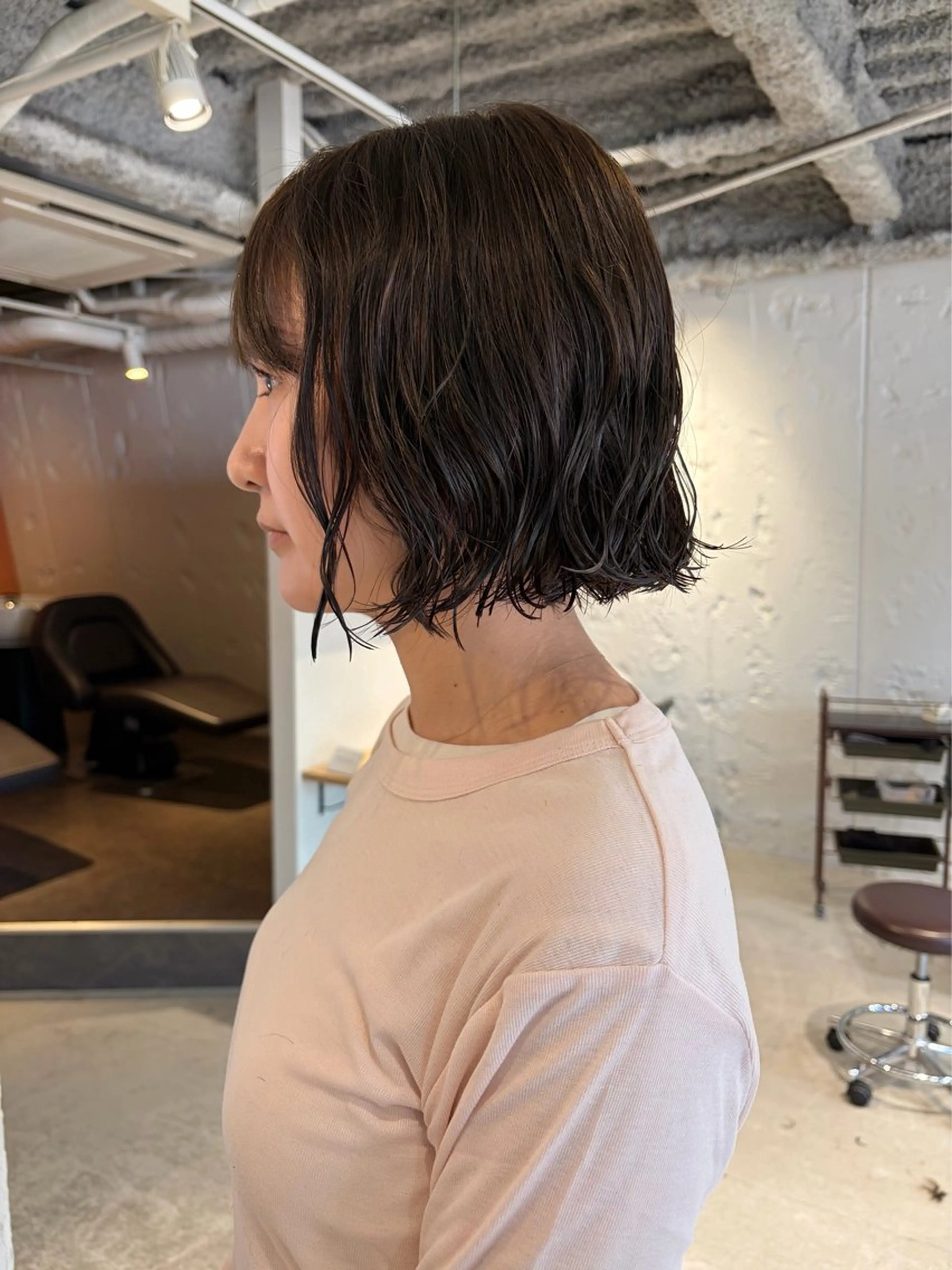 ミディアム カラー パーマ ミディアムパーマ ベージュカラー オリーブベージュ ボブ ニュアンスパーマ カット ヘアカラー パーマ トリートメント レイヤー×初 パーマ|hinakoのヘアスタイル