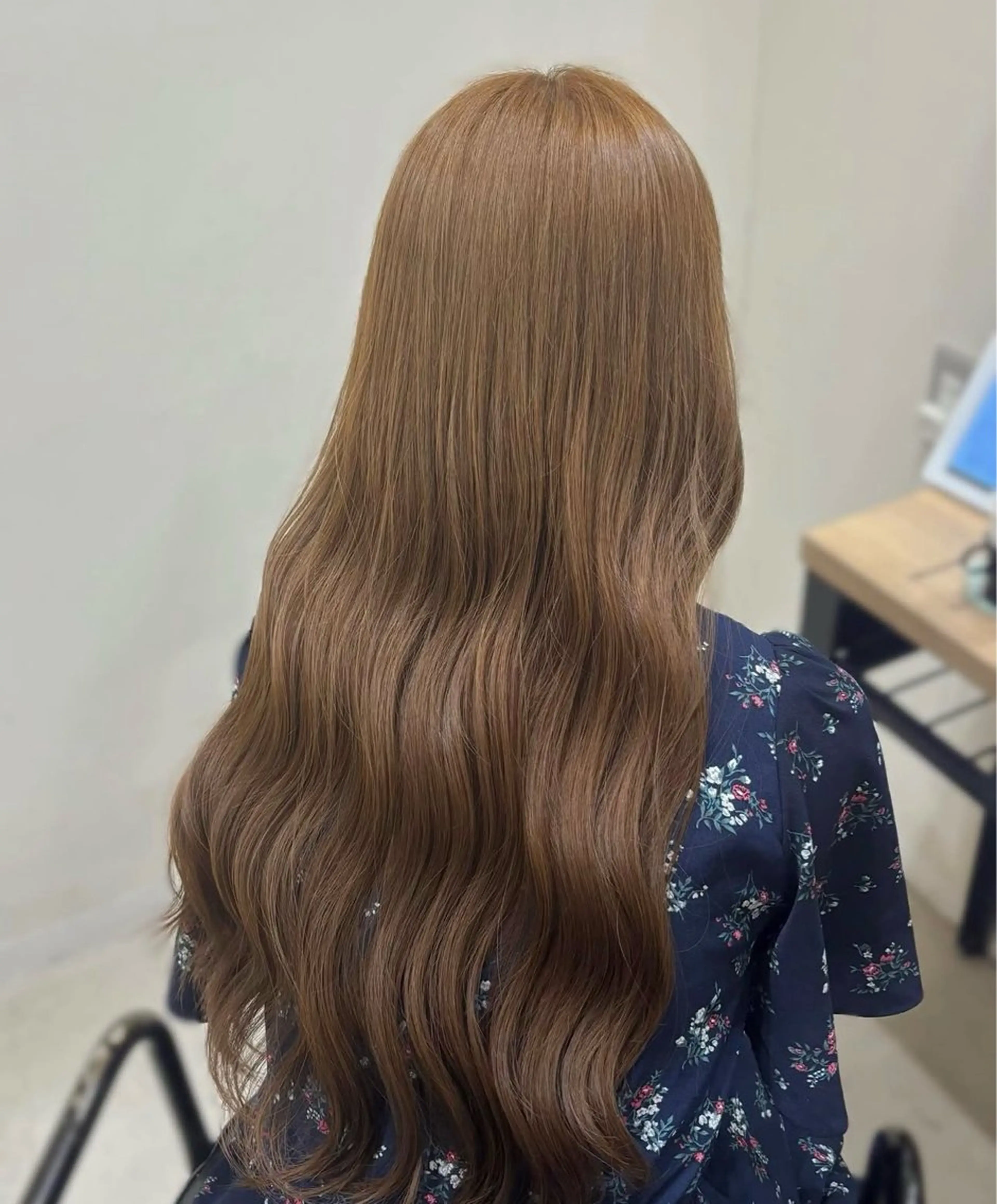 ロング カラー ブリーチ ダブルカラー ブリーチなしカラー ヘアカラー トリートメント 🎀ᩚ透明感カラー｜ ベージュカラー🧸のヘアスタイル