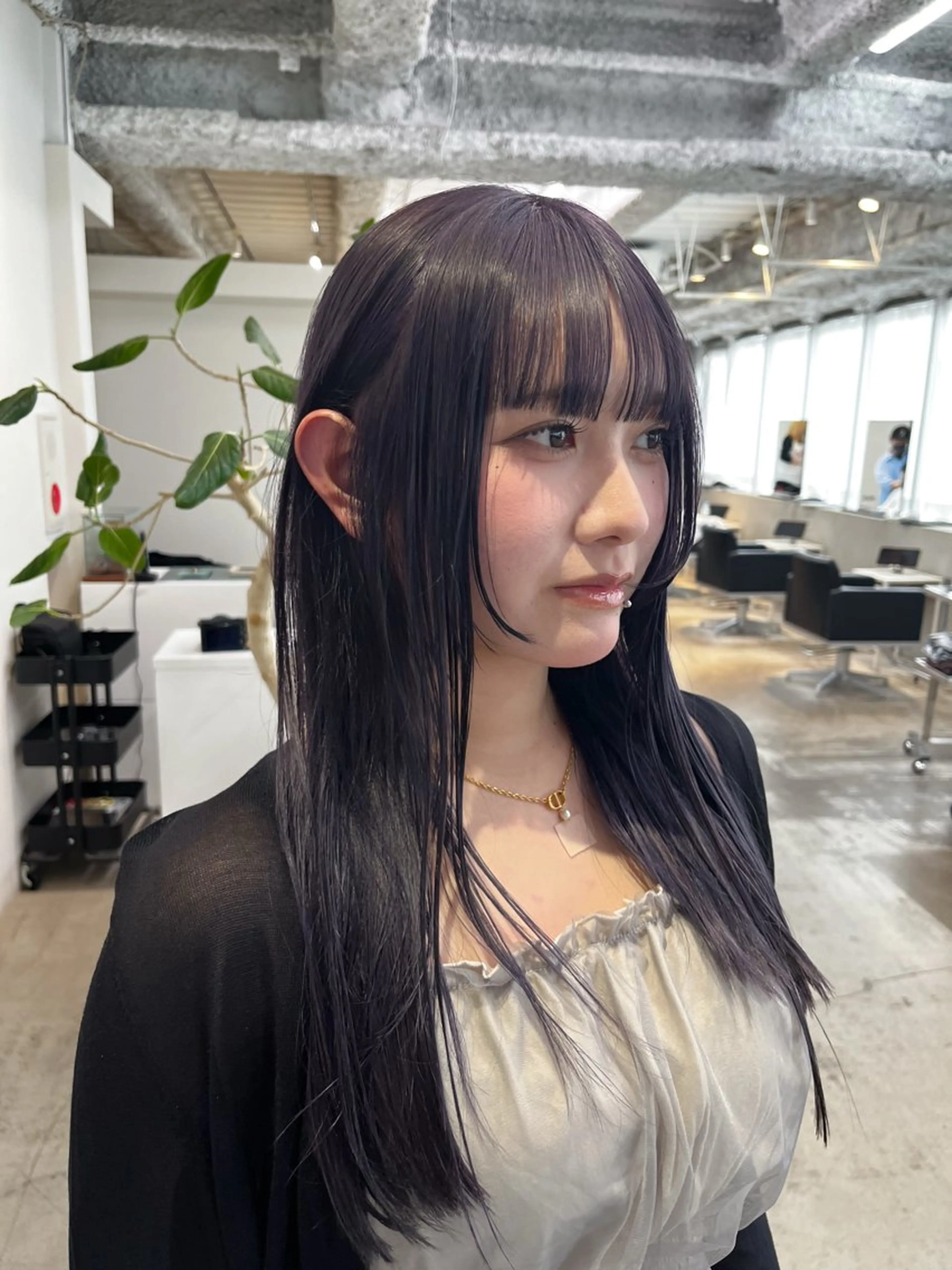 ロング カラー ブリーチ ダブルカラー ブリーチなしカラー バイオレットカラー ヘアカラー 宇佐美佳／美髪 ストレート/縮毛矯正のヘアスタイル