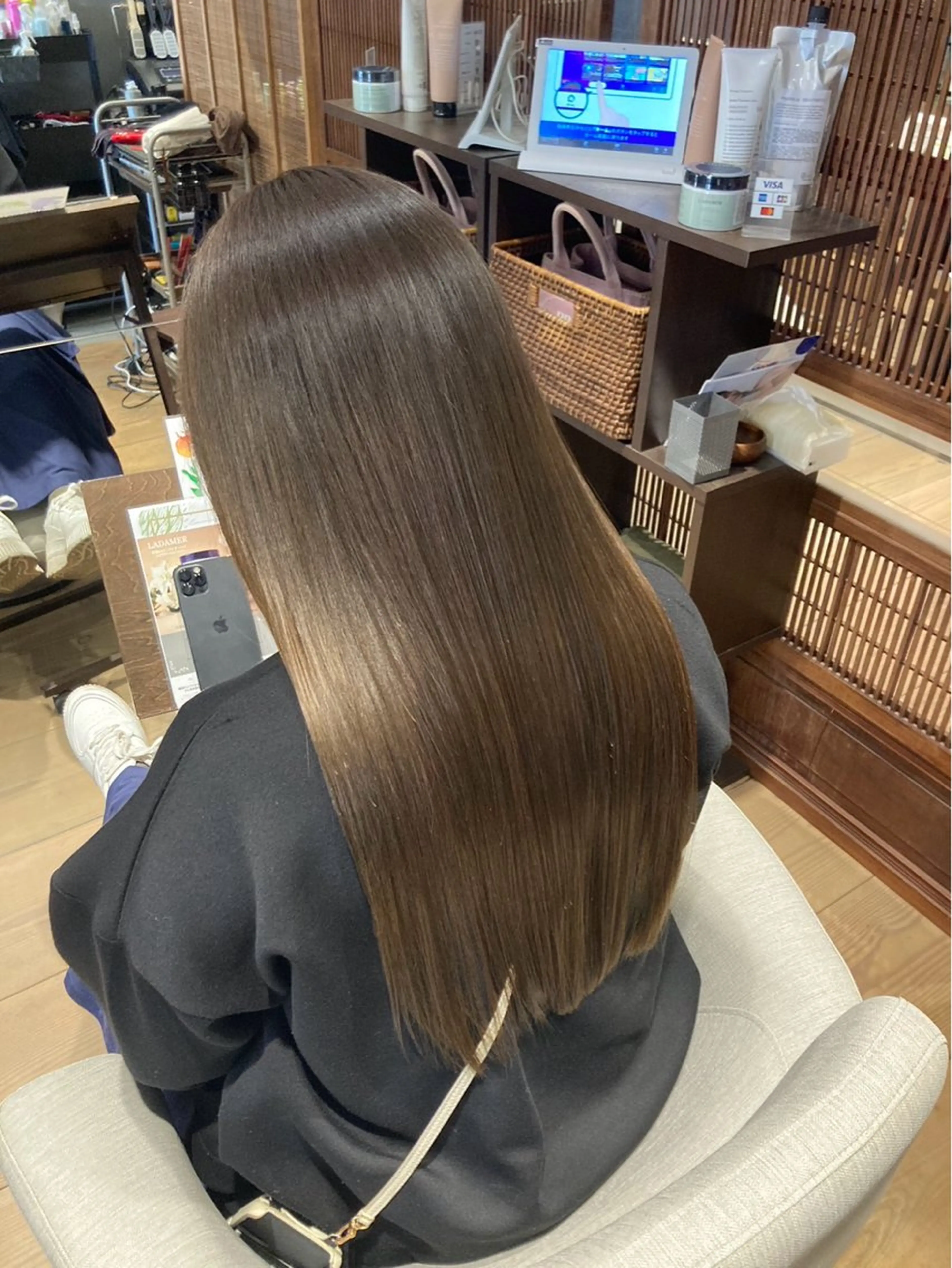 ロング 縮毛矯正・髪質改善専門店　髪屋こころ　東川口店所属・いばやし たかひろのヘアスタイル