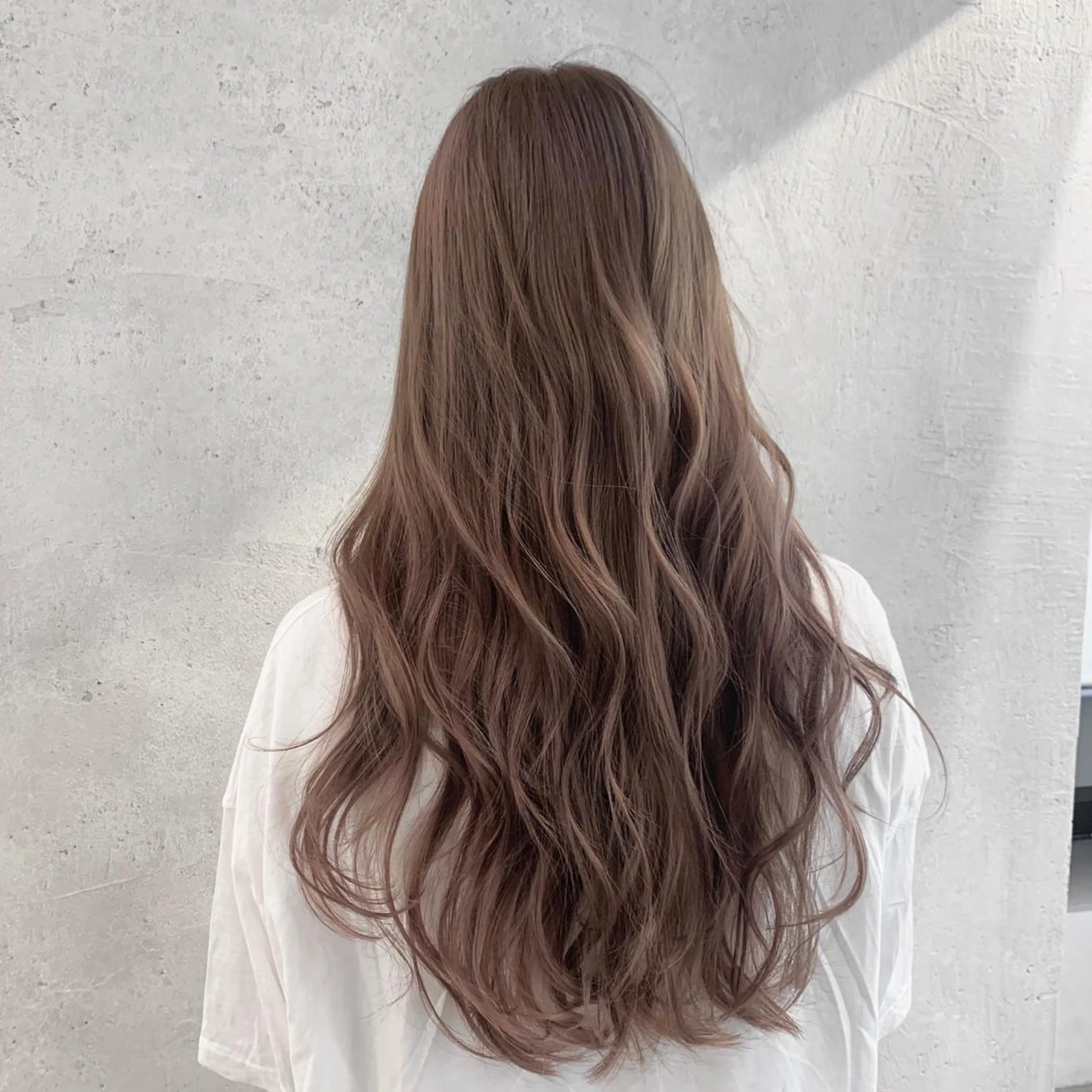 ロング カット ヘアカラー 及川シゲル 髪質改善講師のヘアスタイル