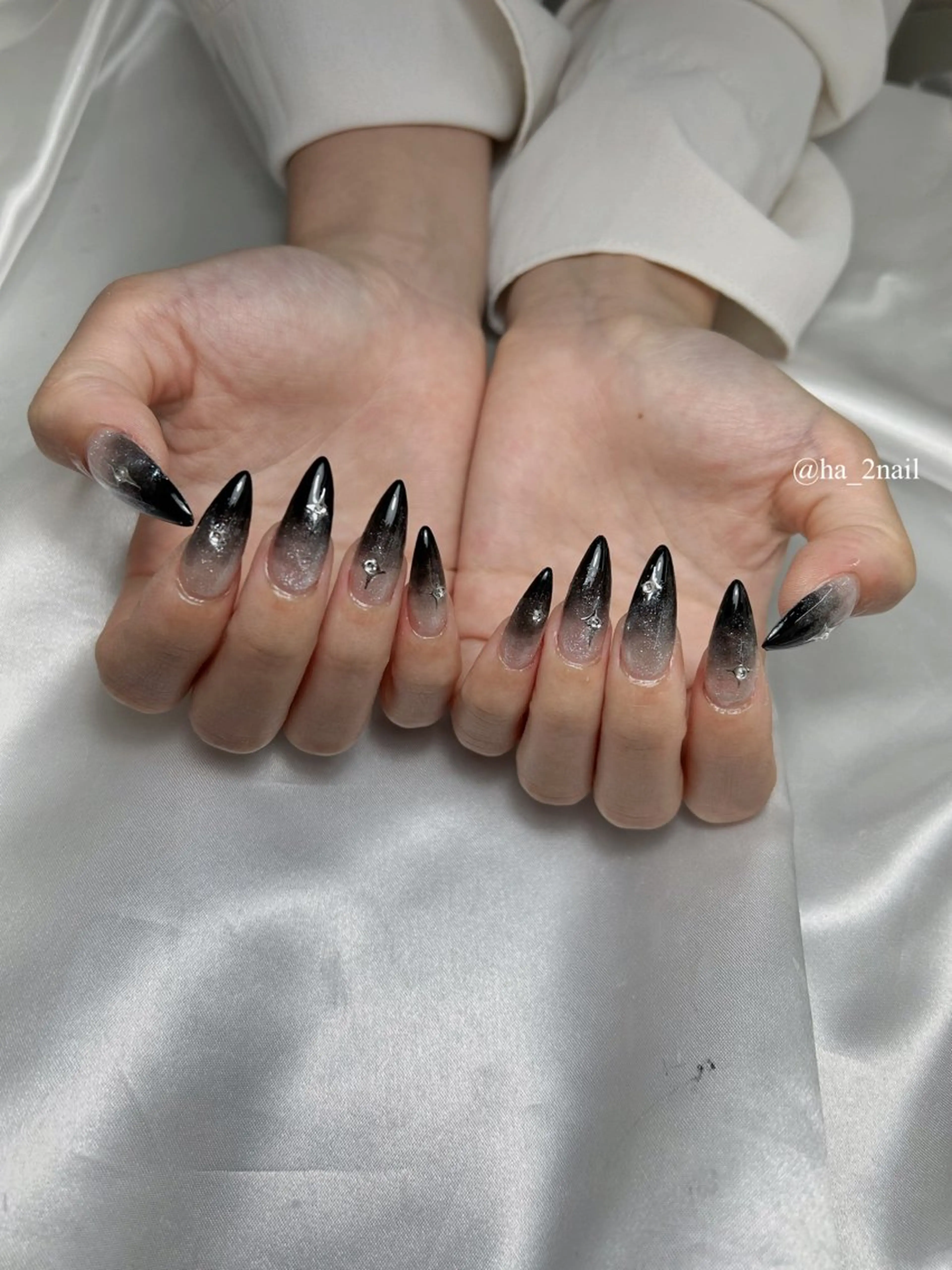 ネイル グラデーション ラメ(グリッター) ホワイト NAIL and EYELASH ALPHA.所属・ALPHA. 姫繇のネイルデザイン