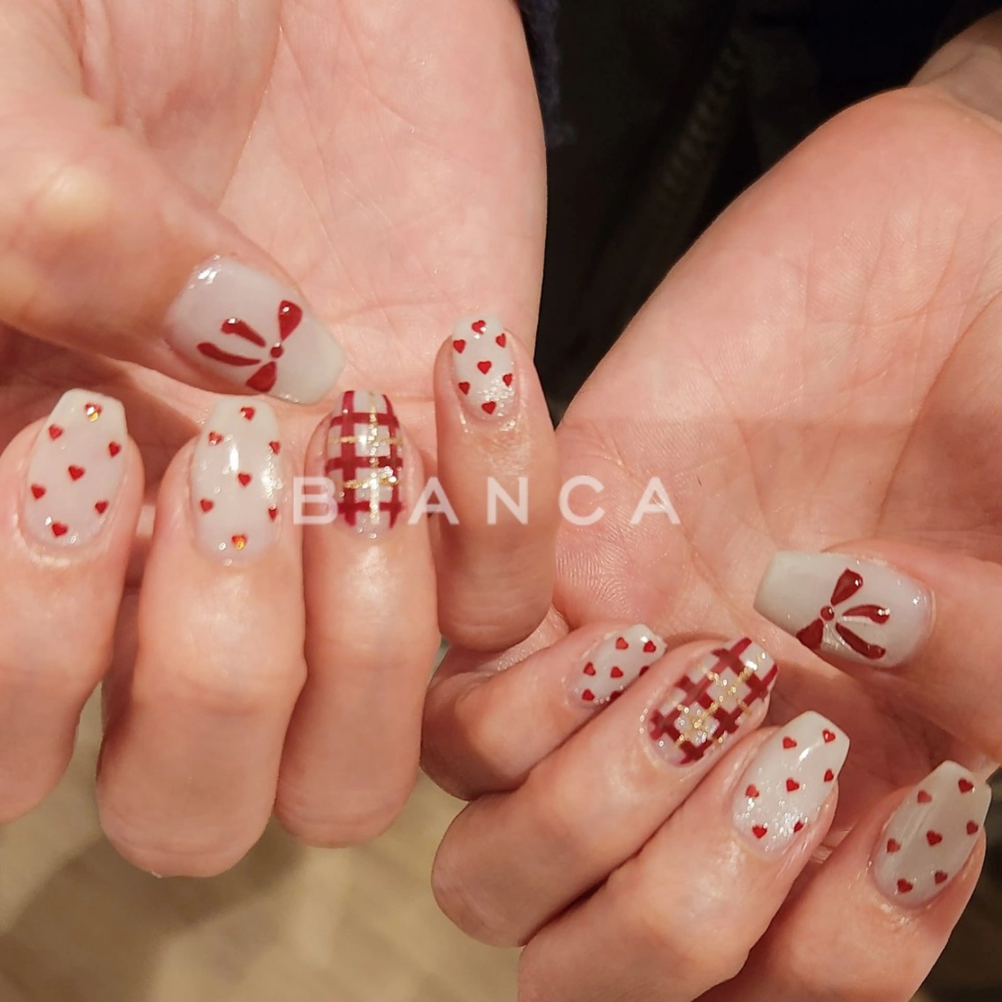 ネイル ハート キラキラネイル マグネットネイル リボン バレンタイン ハンドネイル Bianca名駅店 あゆのネイルデザイン