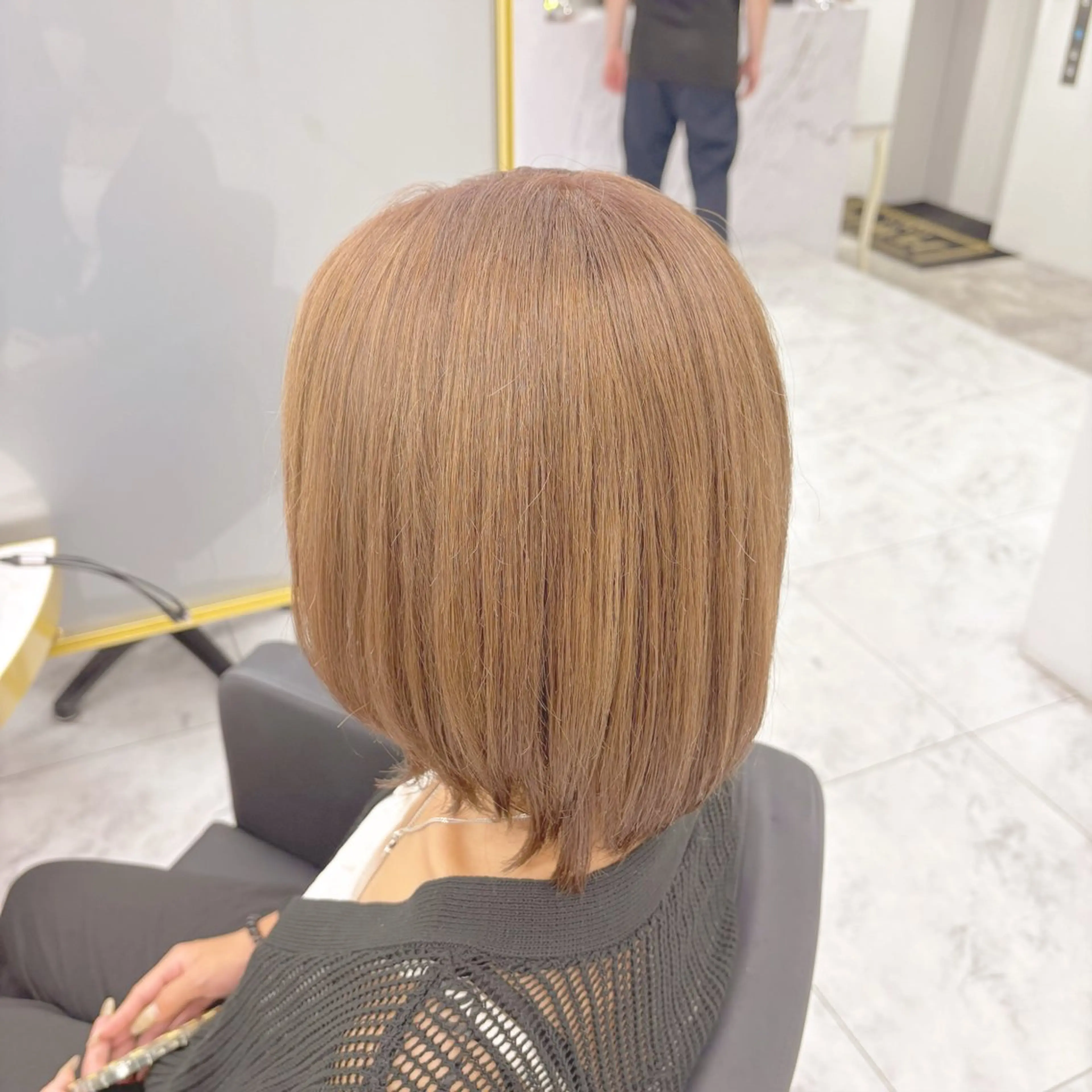 セミロング ヘアカラー なかやま ちかのヘアスタイル