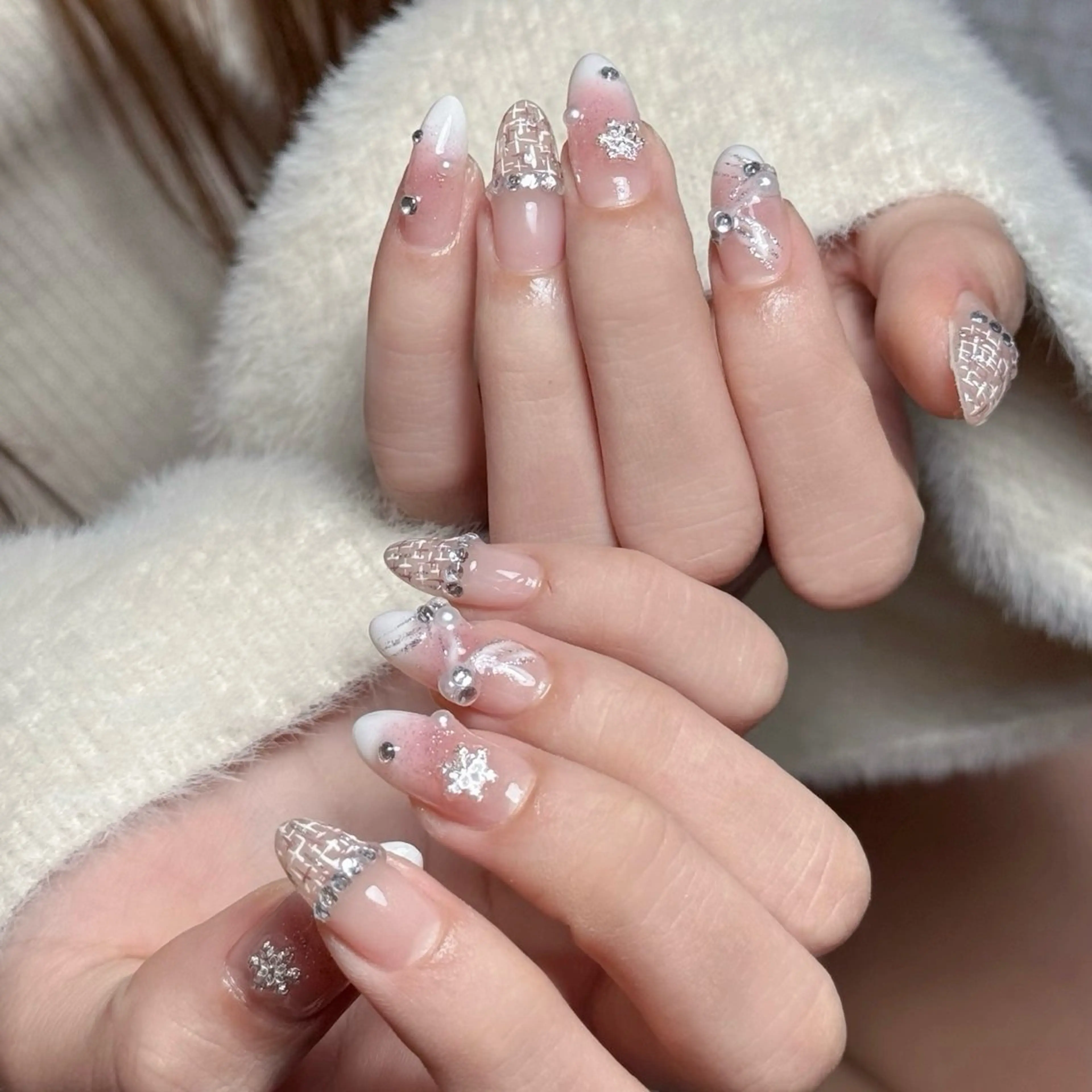 ネイル ツイードネイル ワンホンネイル nailsalon ChuColaのネイルデザイン