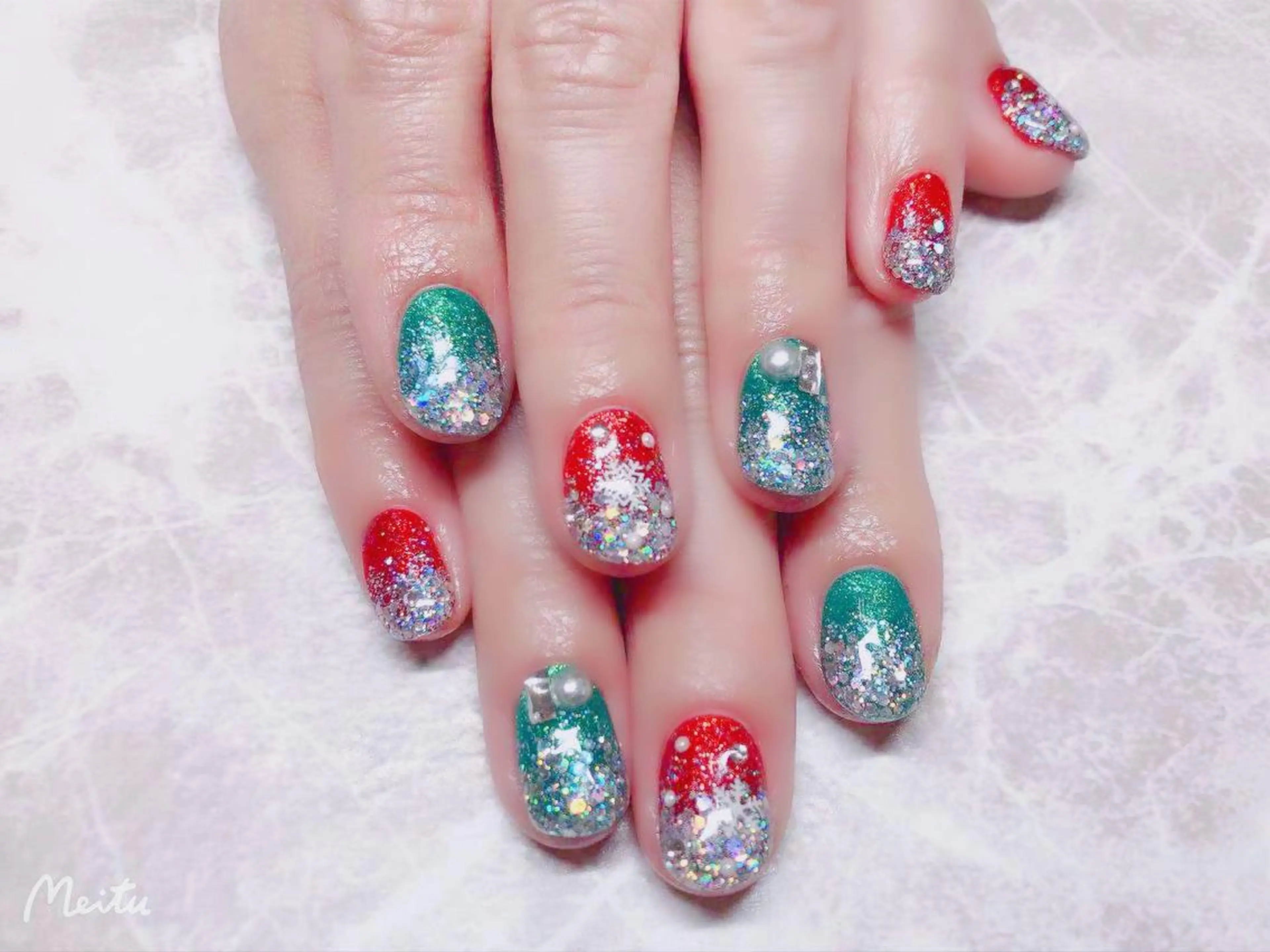 ネイル ハンドネイル マジックミラー所属・マジック ミラーのネイルデザイン