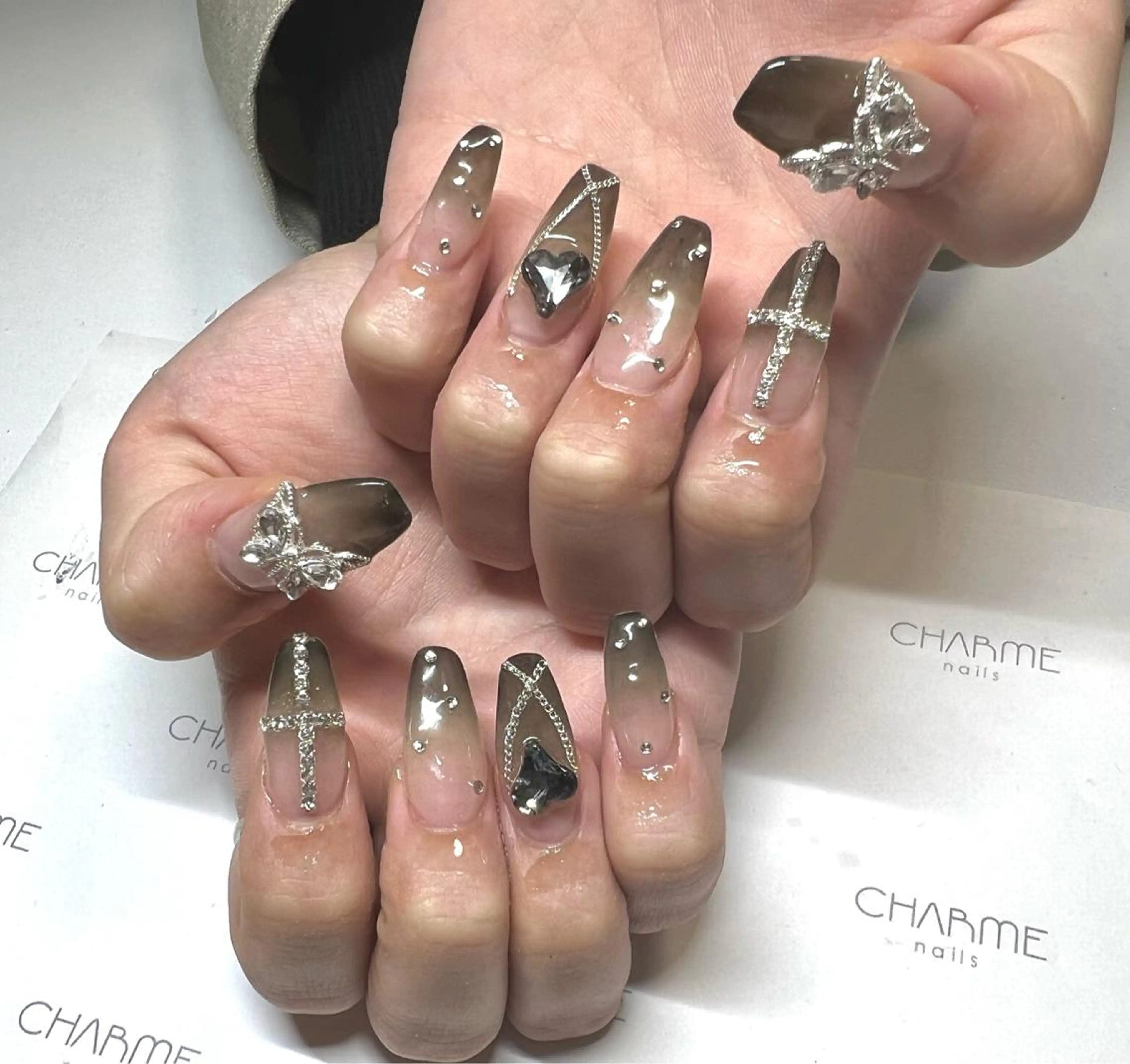 ネイル グラデーション ハンドネイル CHARME 🤎〔RINA〕のネイルデザイン