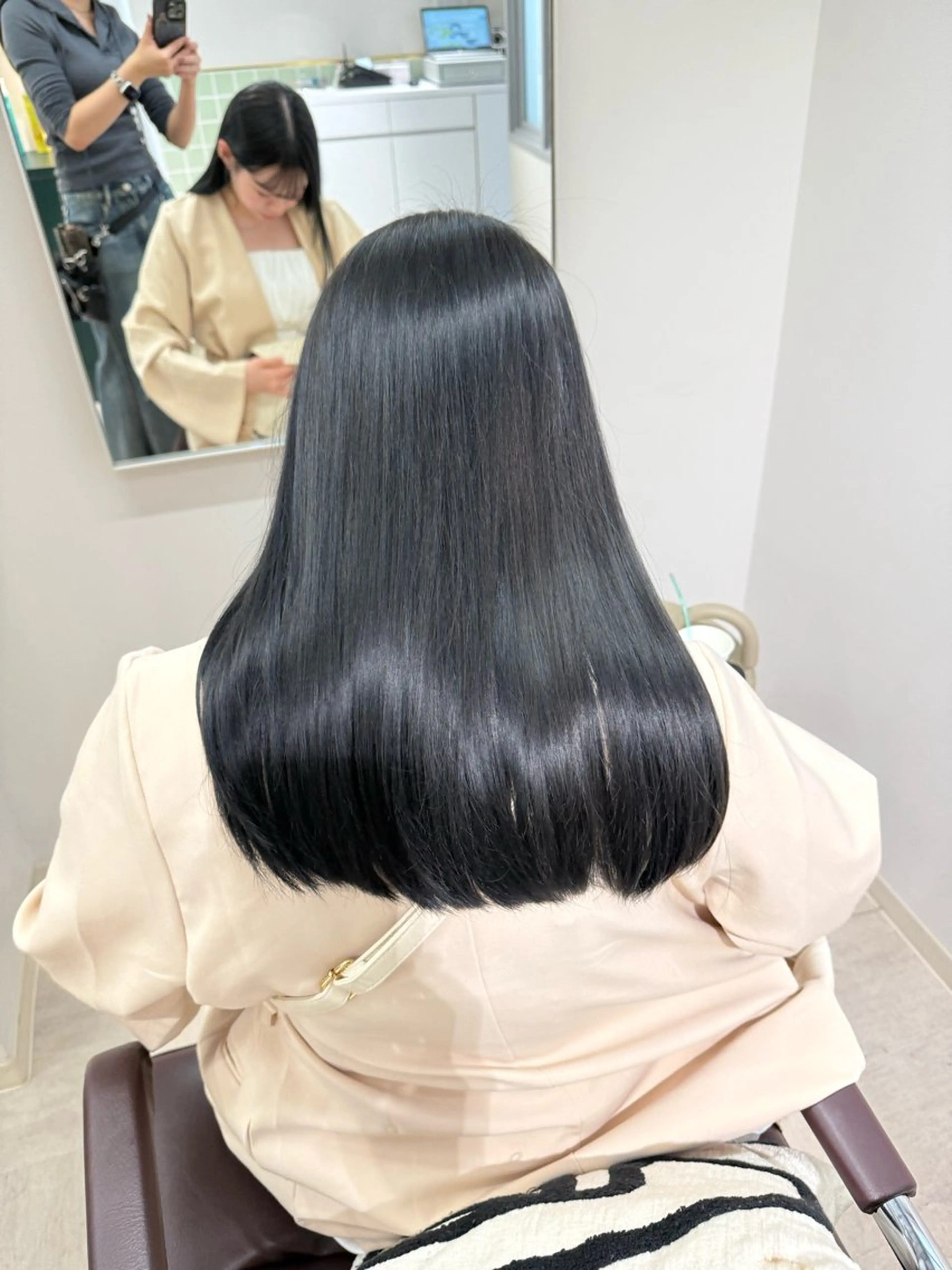 【👩🎓就活生、学生さん応援👩🎓】暗染めワンカラー⚫️+韓国ウォータートリートメントの写真