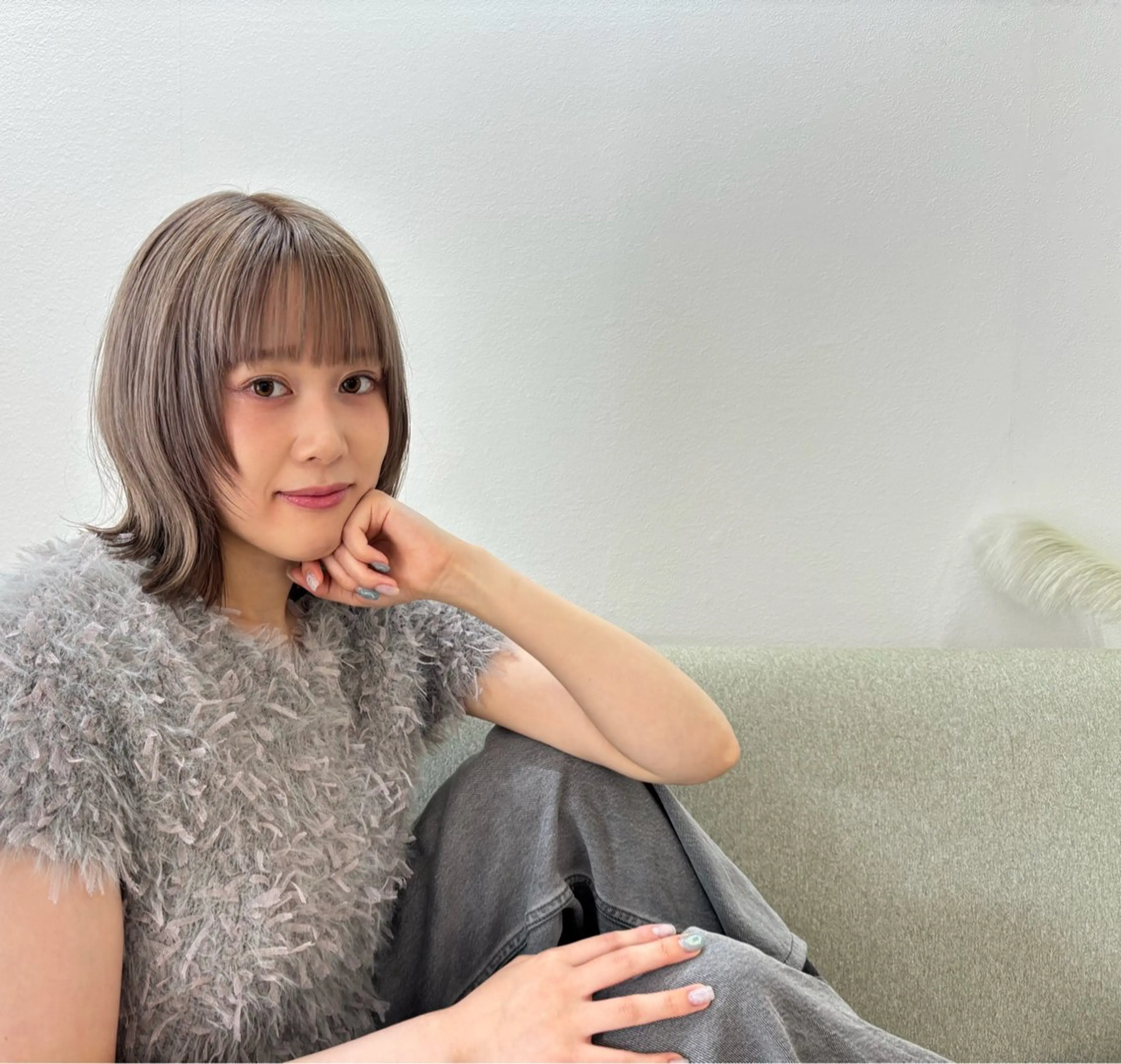 ミディアム メンズ メンズブリーチ 顔まわりレイヤー レイヤーカット scena(シーナ)所属・『大西　陸』 透明感color🔆のヘアスタイル