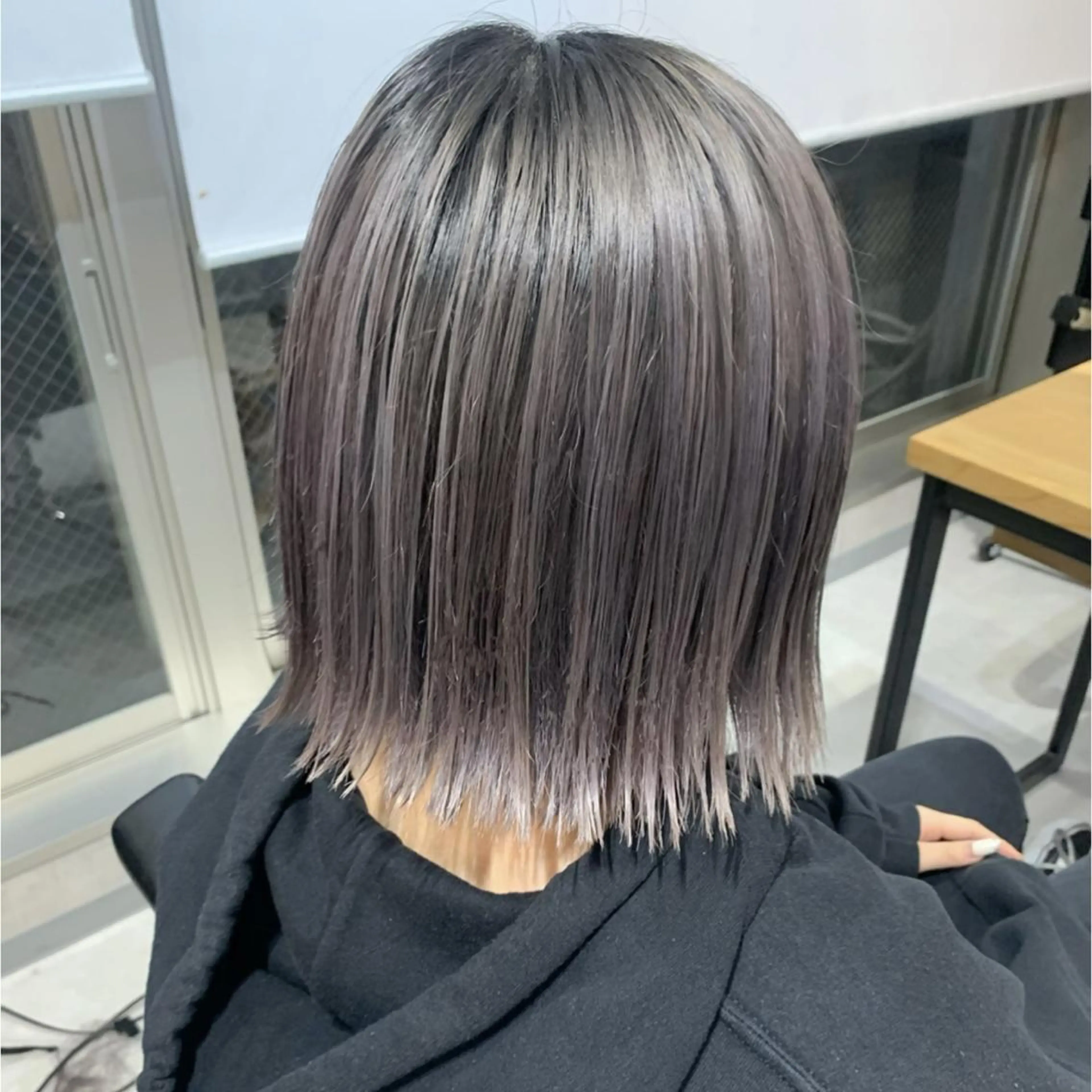 ショート ボブ 松井那津子 /ハイライトブリーチのヘアスタイル