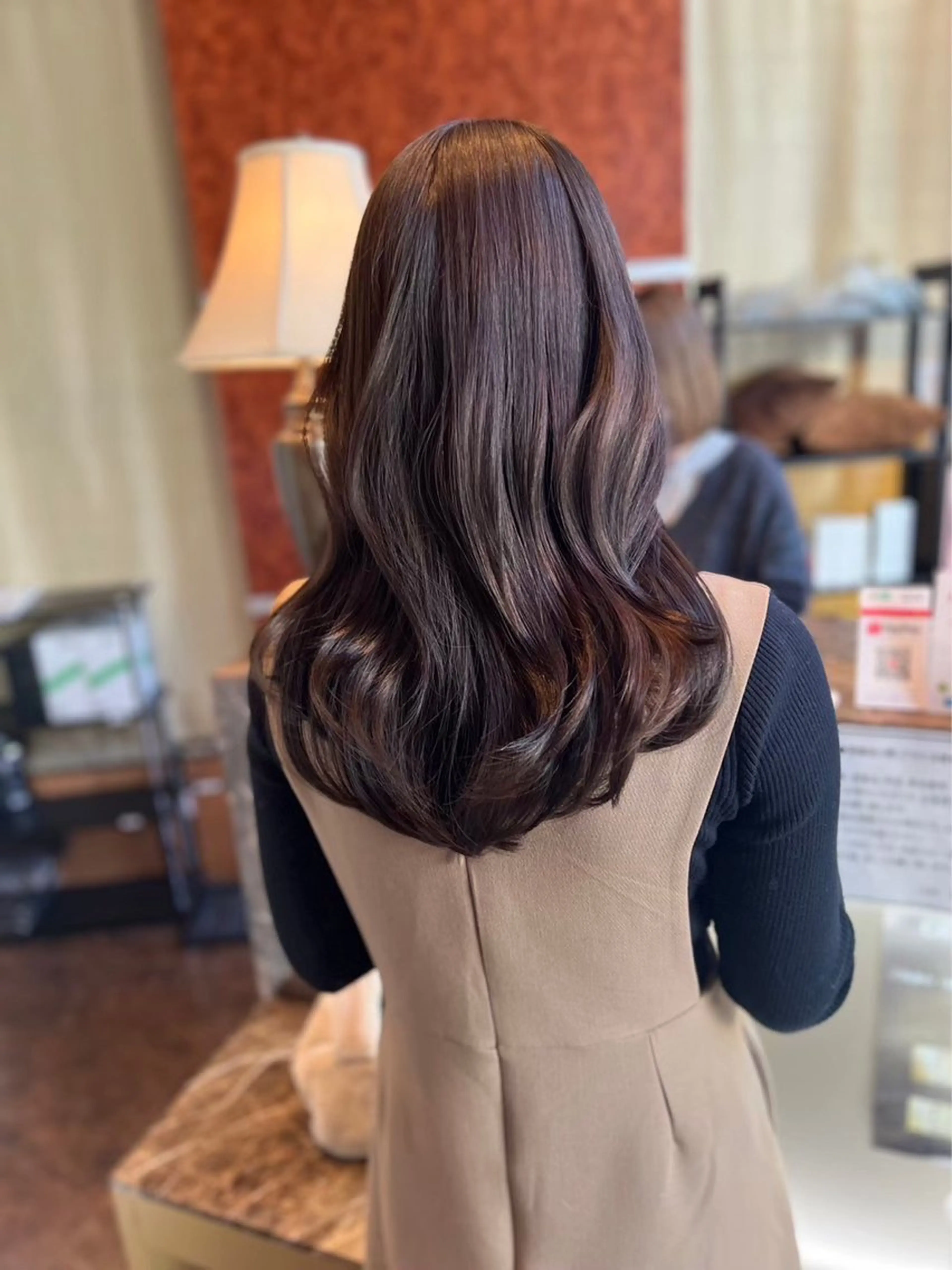 ロング カラー 透明感カラー グレージュ ラベンダーカラー ラベンダーグレージュ ラベンダーグレー ヘアカラー トリートメント 心斎橋/メンズパーマ ブリーチ/ハイトーンのヘアスタイル